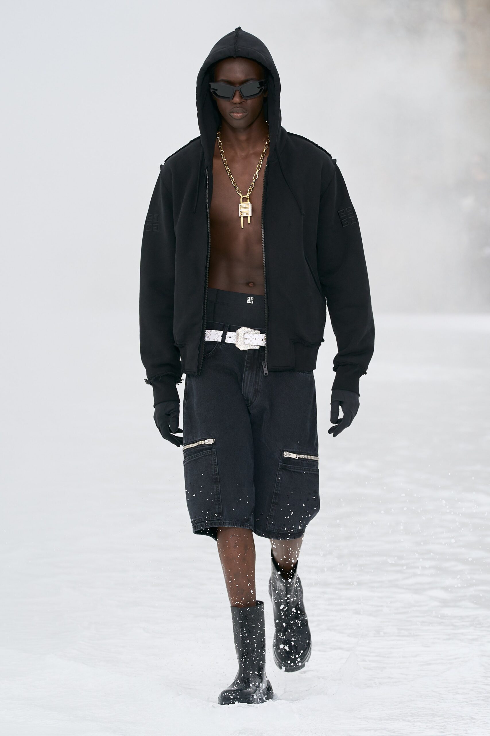 Givenchy S/S 23 Menswear Look 3