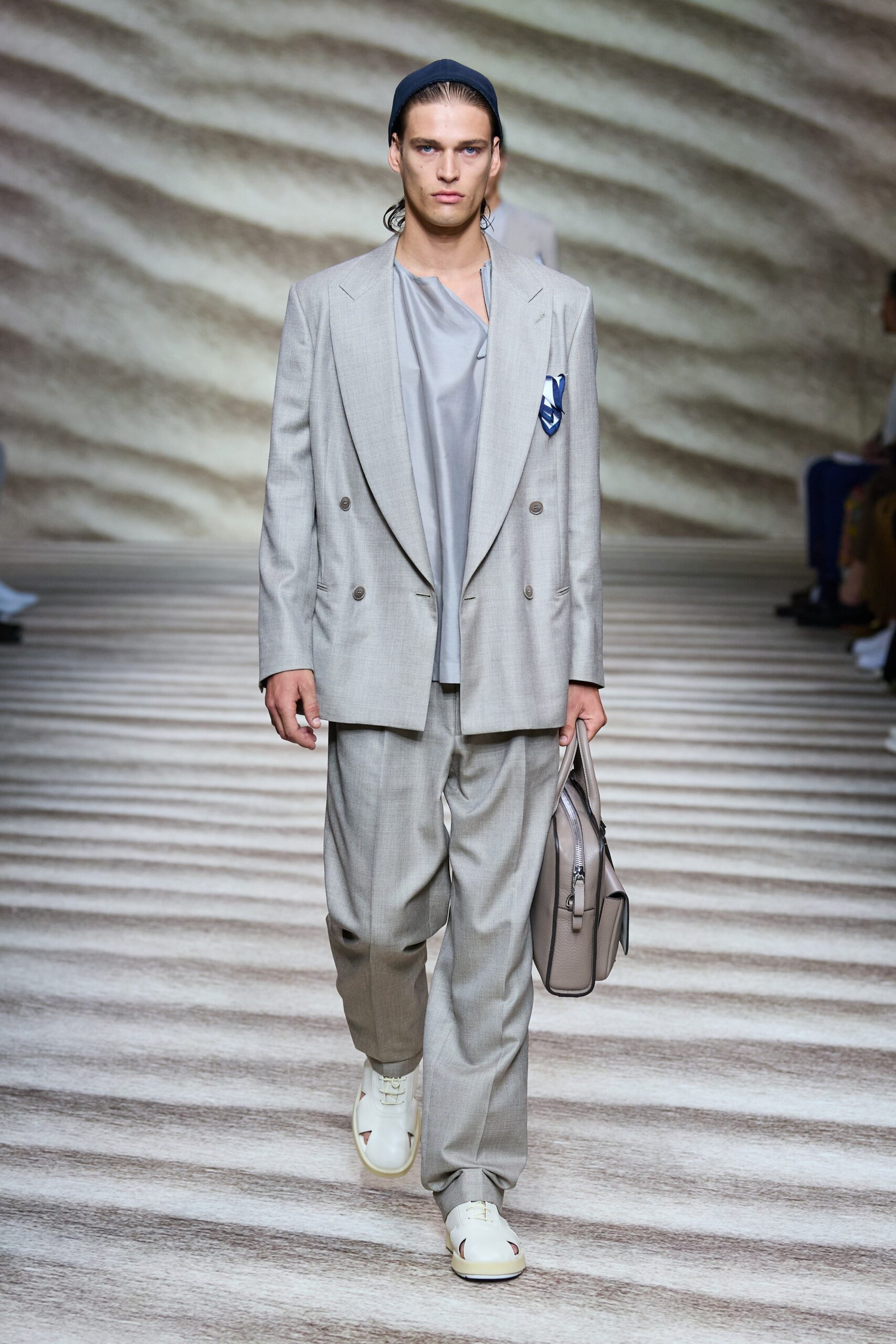 Giorgio Armani S/S 23 Menswear Look 4
