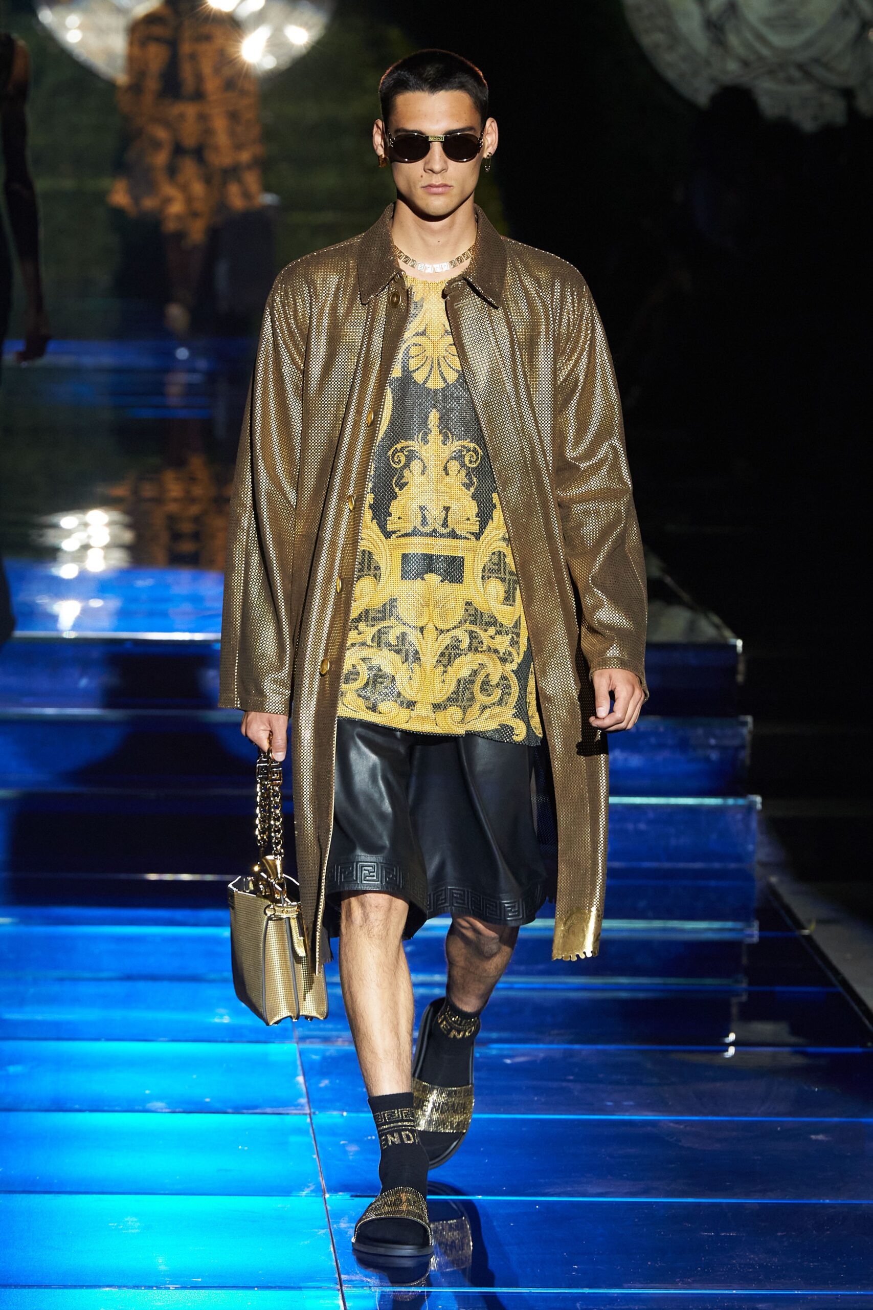 Fendi F/W 22 Look 6