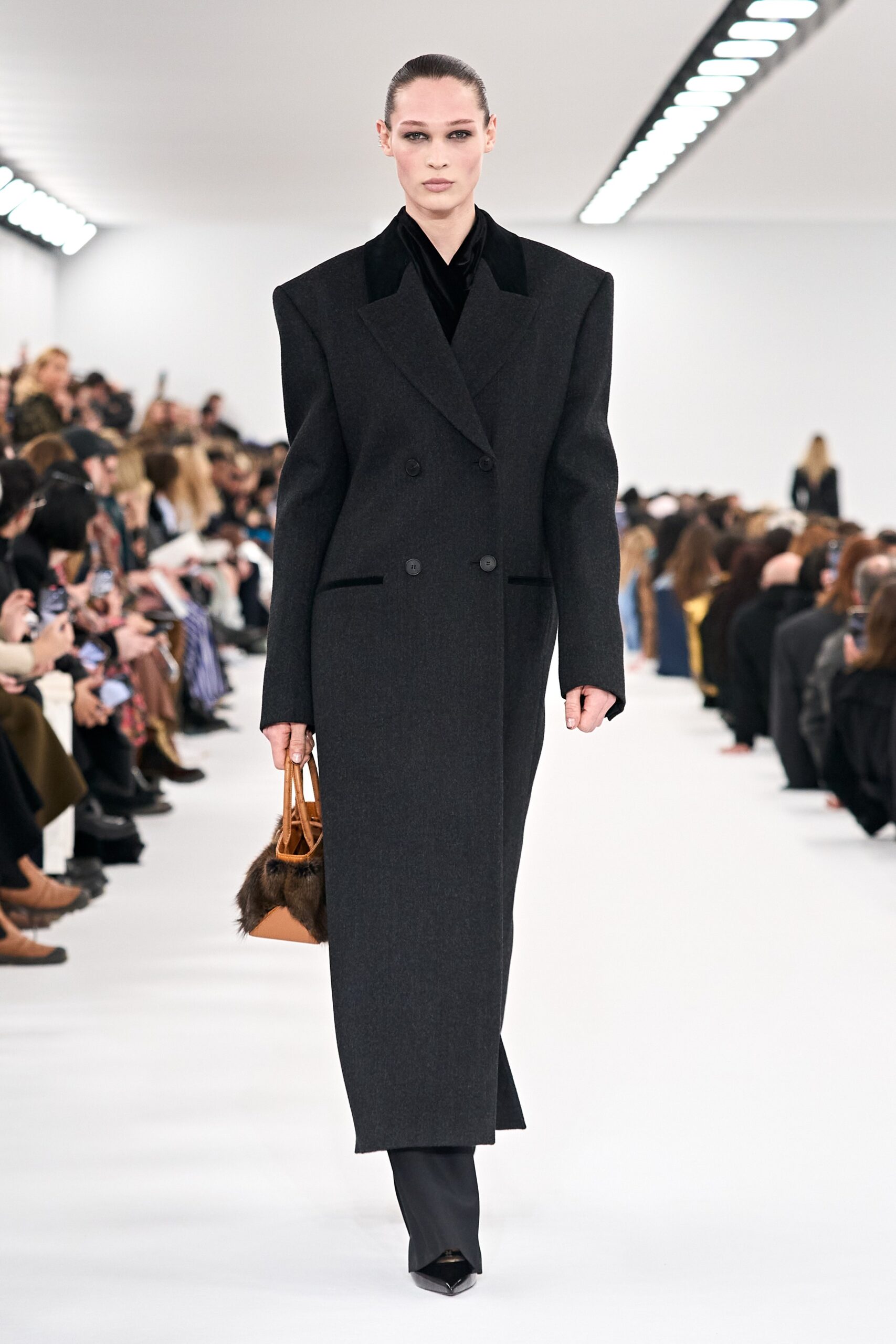 Givenchy F/W 23 Look 6
