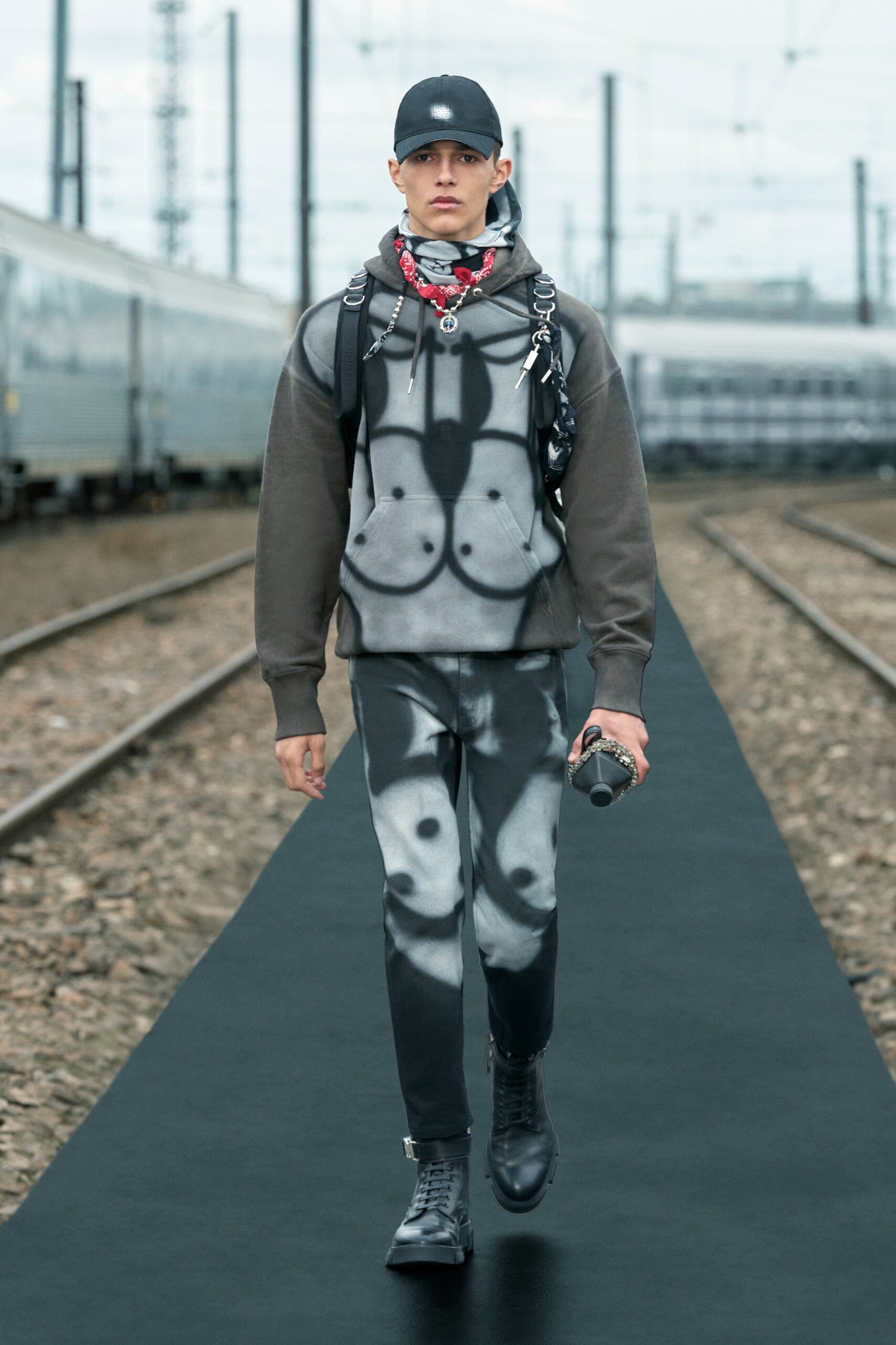 Givenchy Resort 22 Look 7