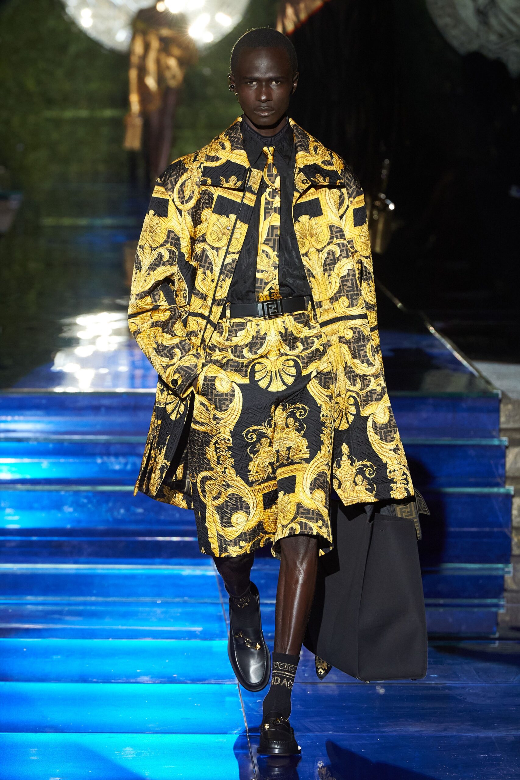 Fendi F/W 22 Look 7
