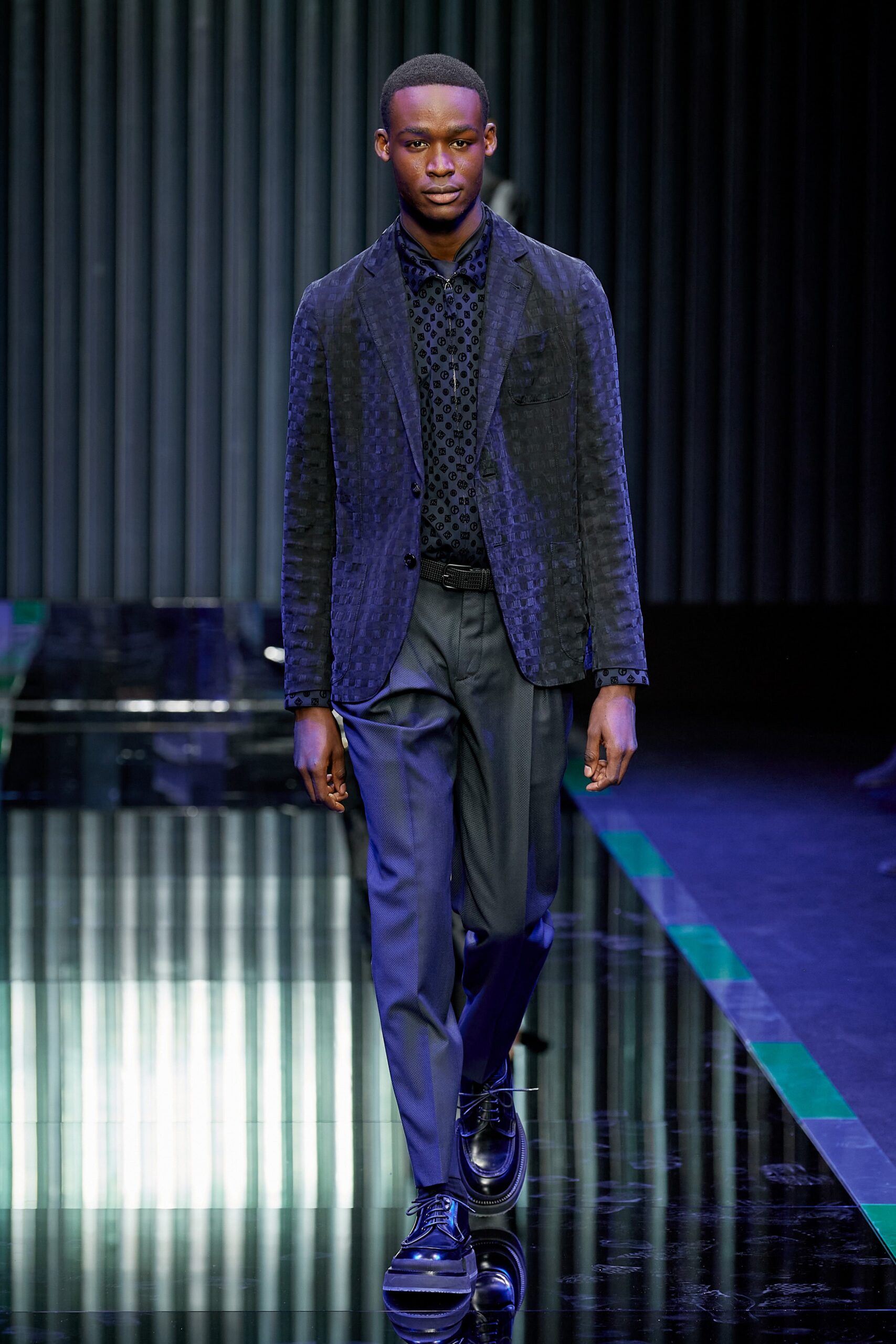 Giorgio Armani F/W 22 Look 8