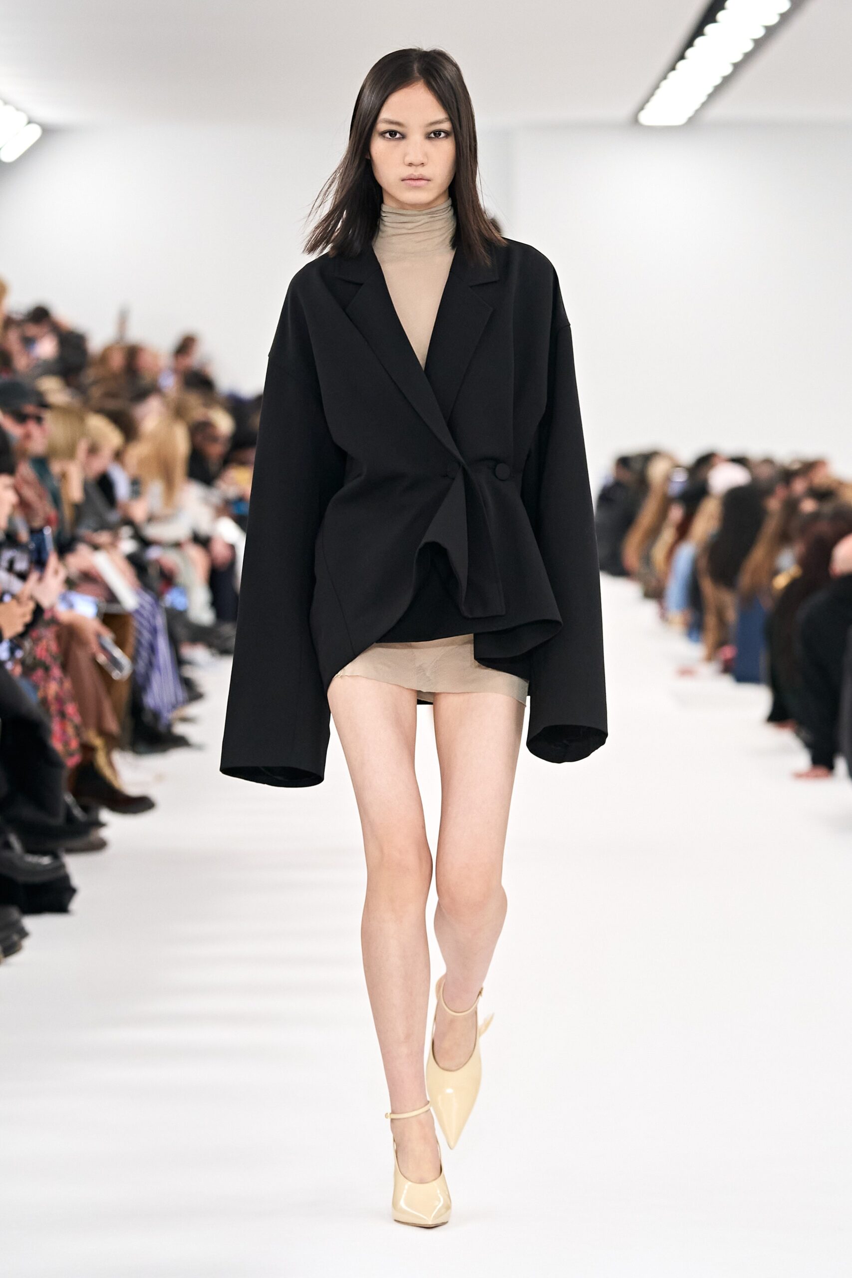 Givenchy F/W 23 Look 8
