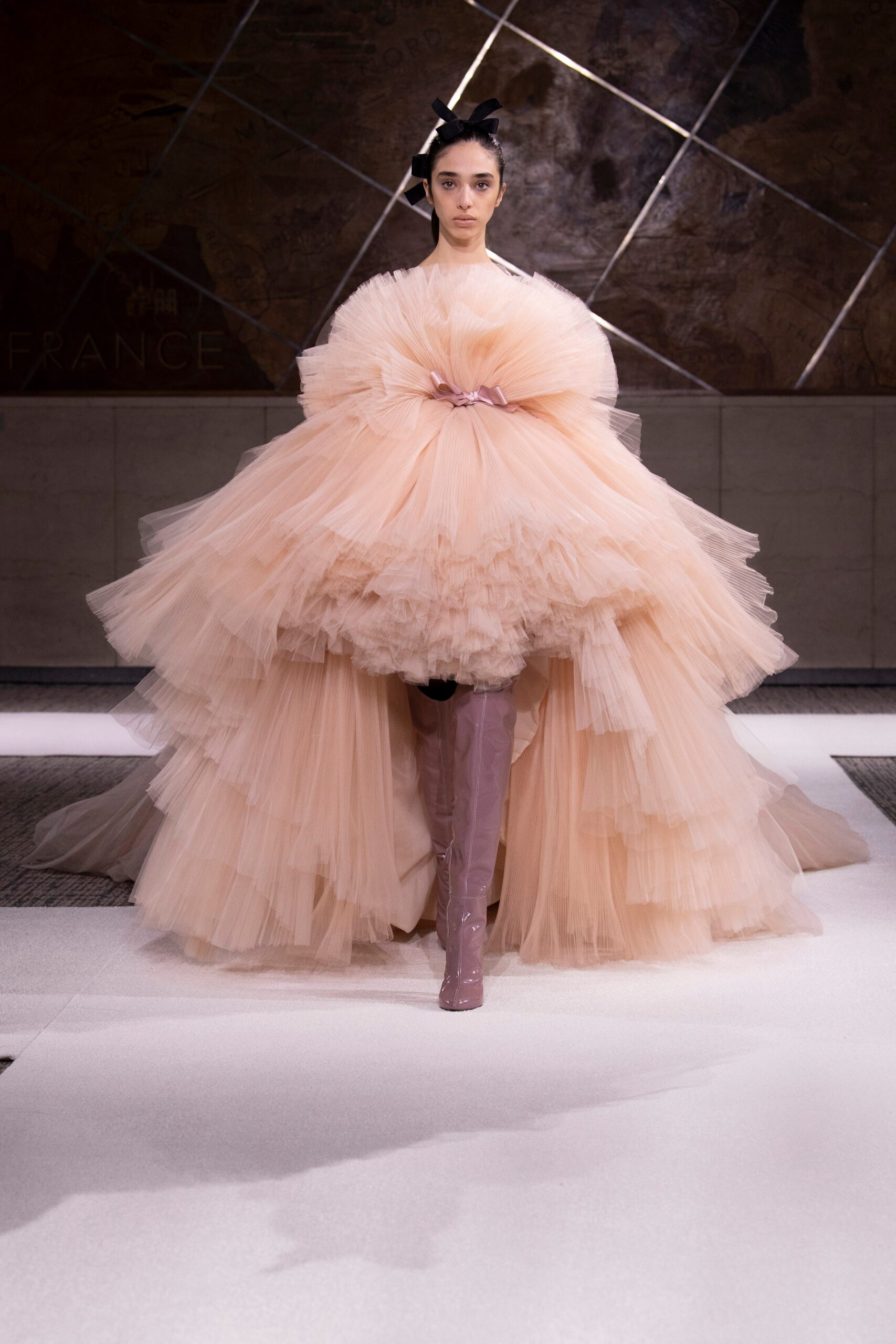 Giambattista Valli S/S 22 Couture Look 9