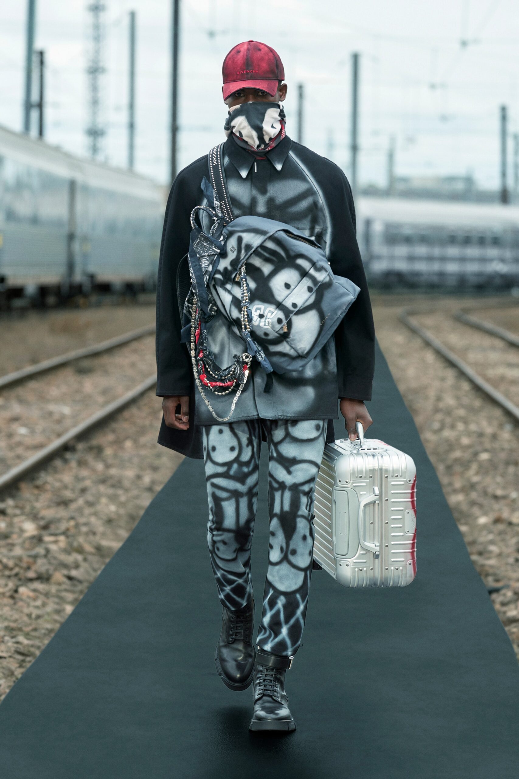 Givenchy Resort 22 Look 9