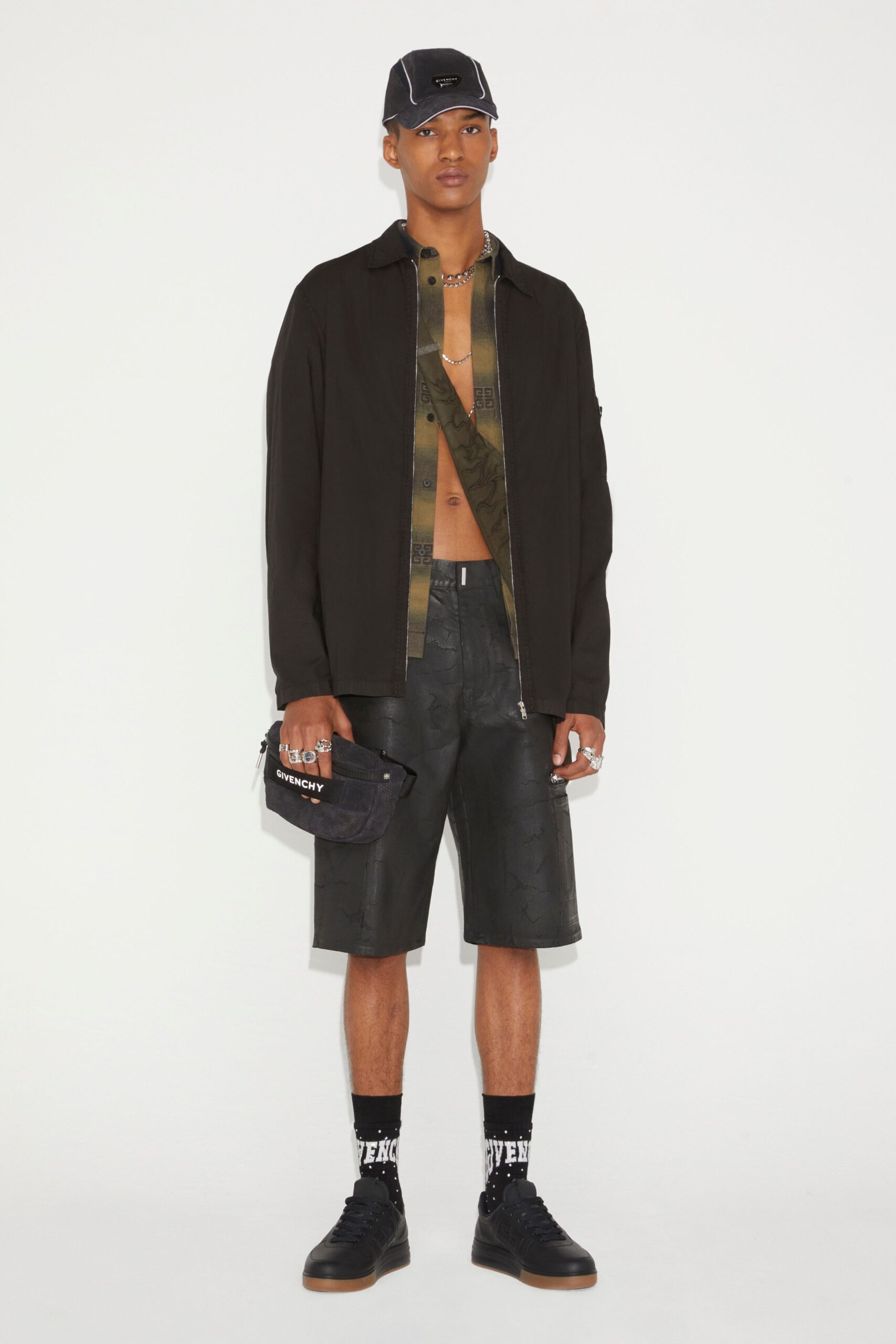 Givenchy F/W 23 Look 9