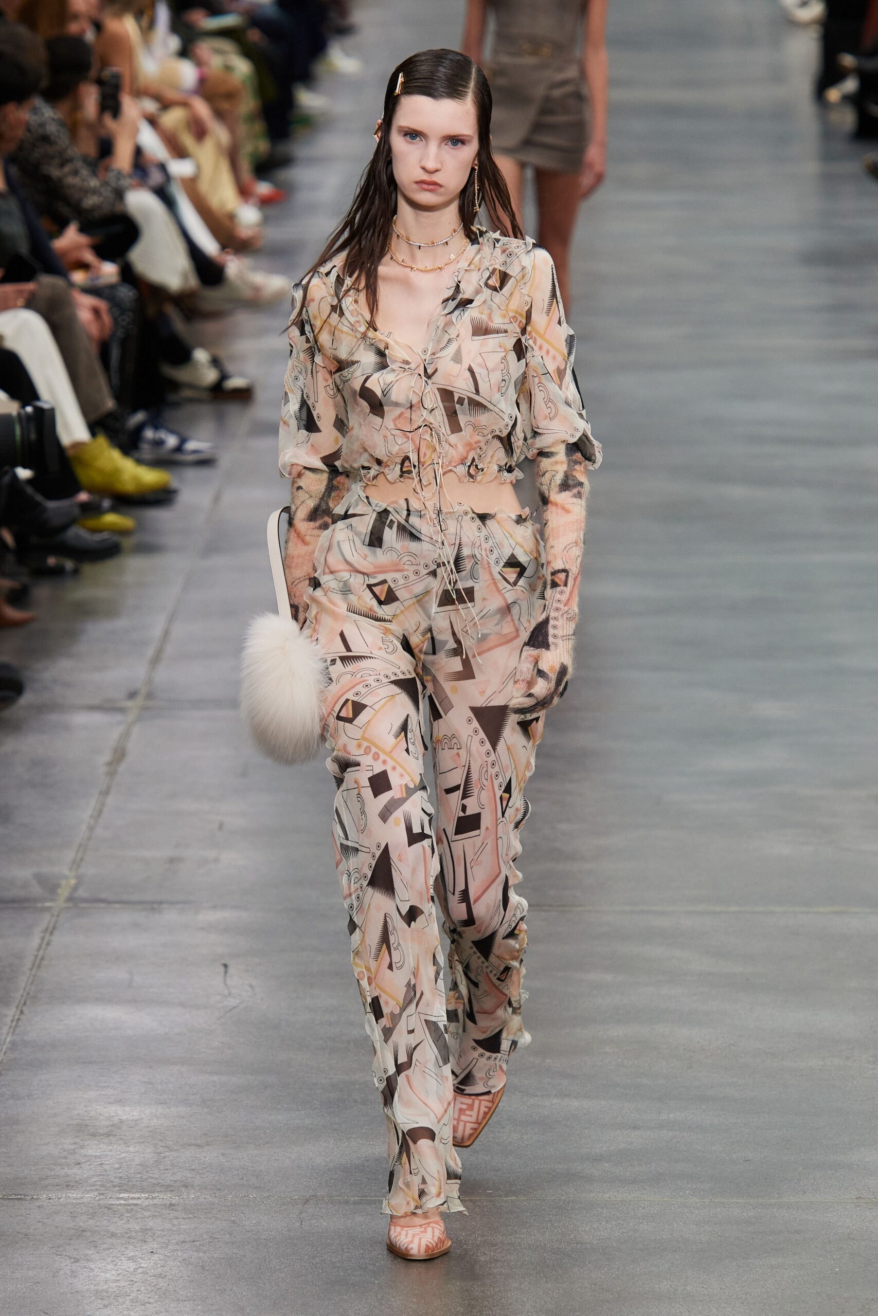 Fendi F/W 22 Look 10