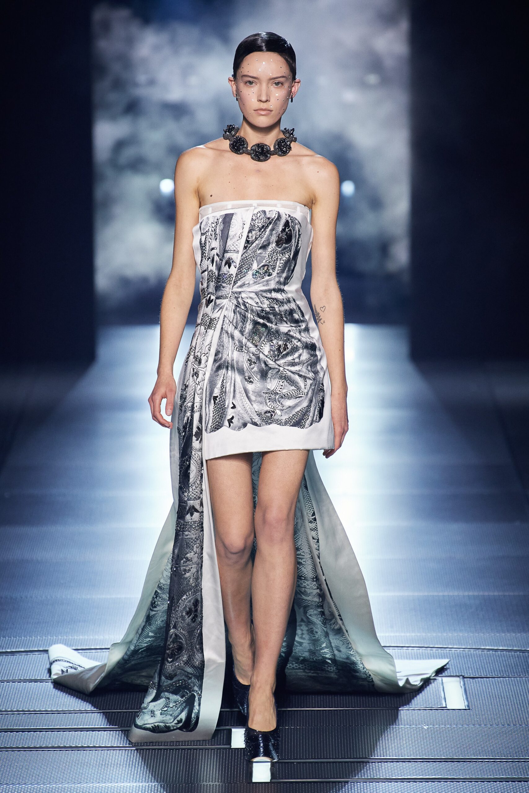 Fendi S/S 22 Couture Look 11