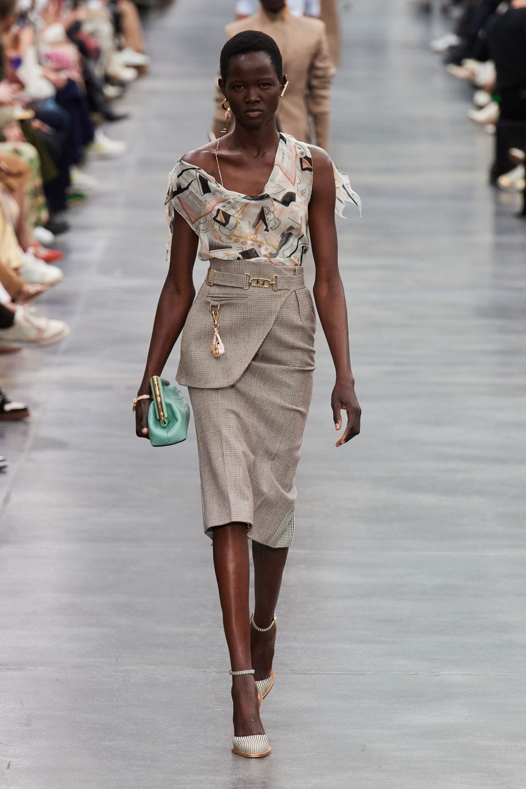 Fendi F/W 22 Look 12