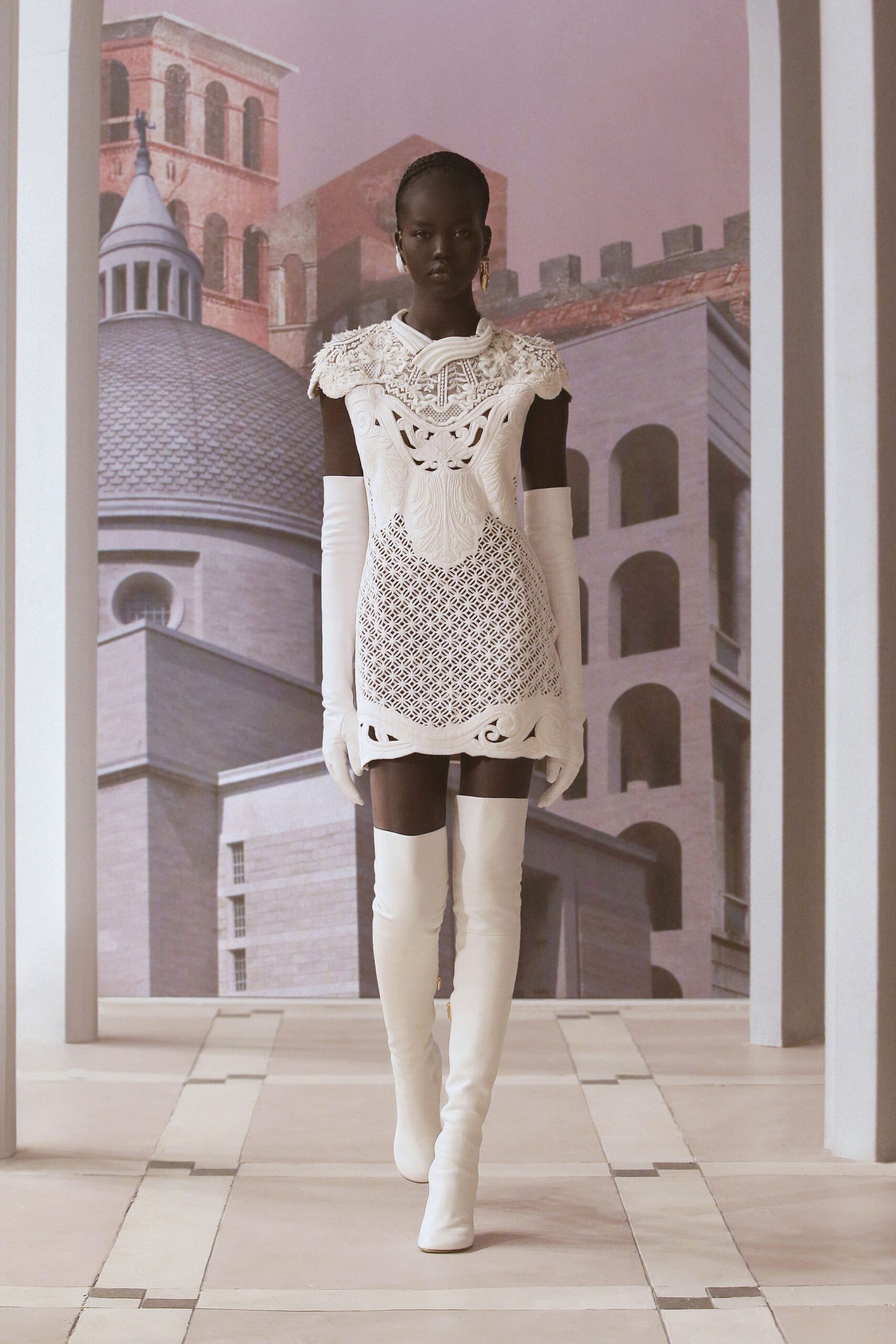 Fendi F/W 21 Couture Look 13