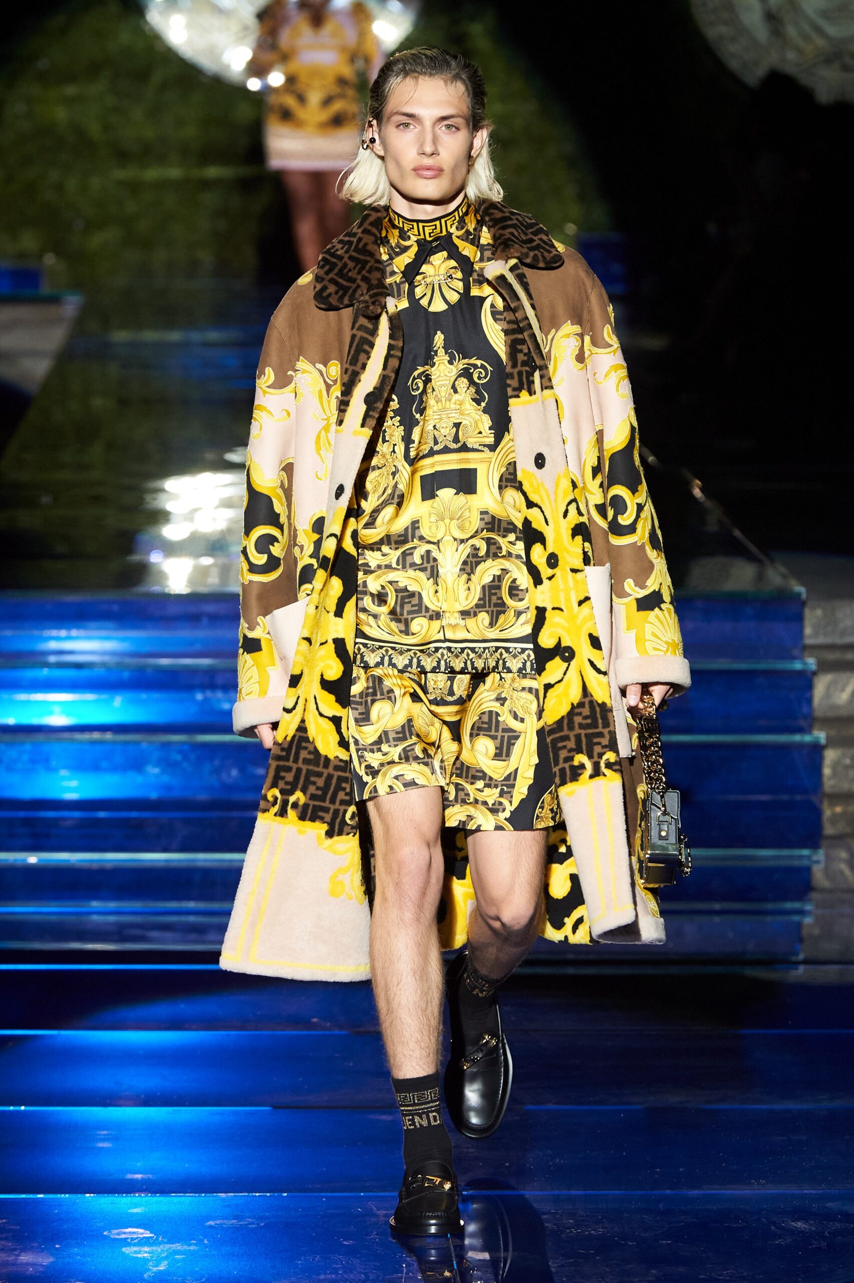 Fendi F/W 22 Look 13