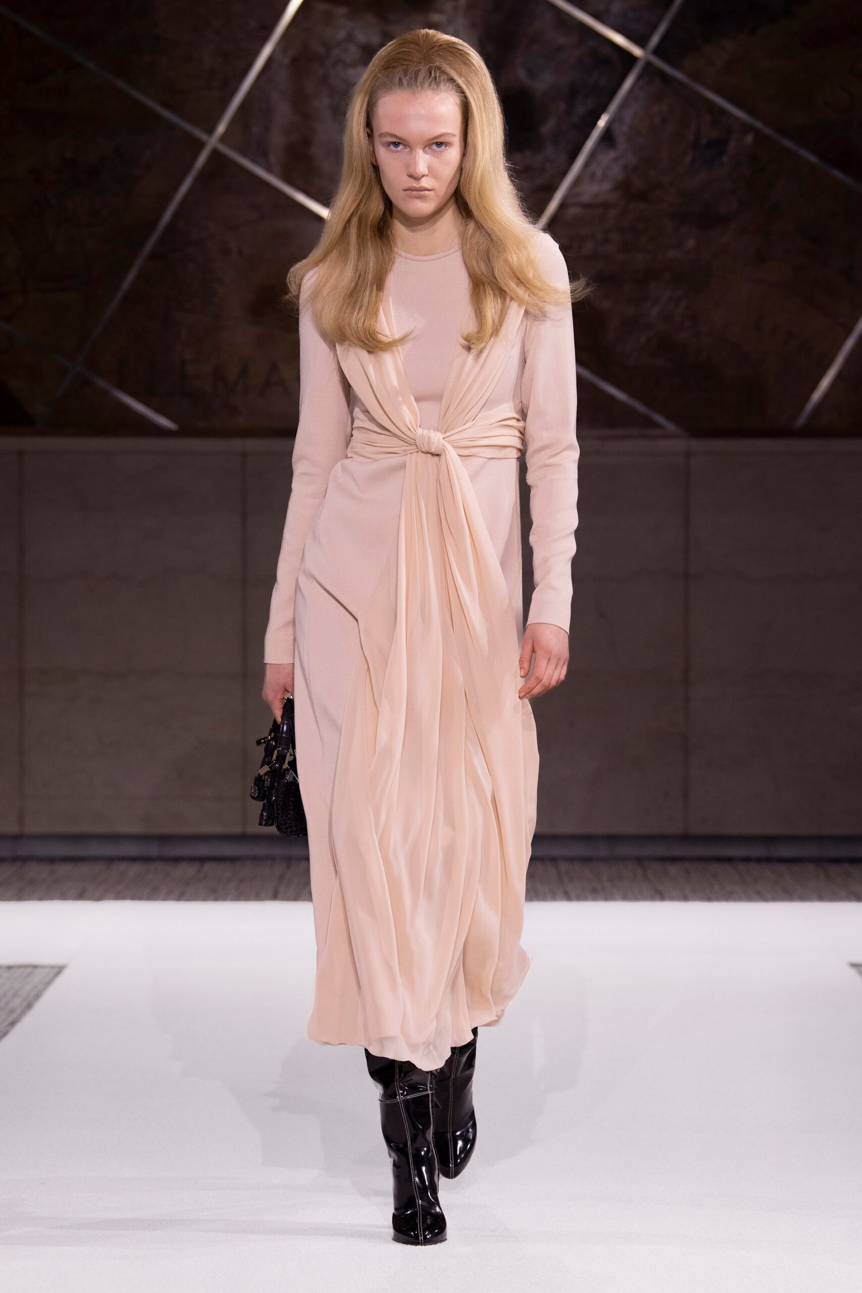 Giambattista Valli F/W 22 Look 14
