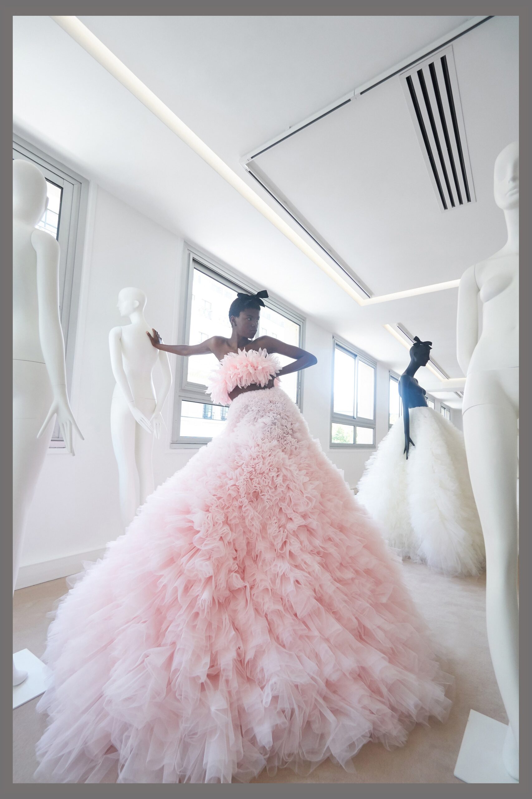 Giambattista Valli F/W 19 Couture Look 14