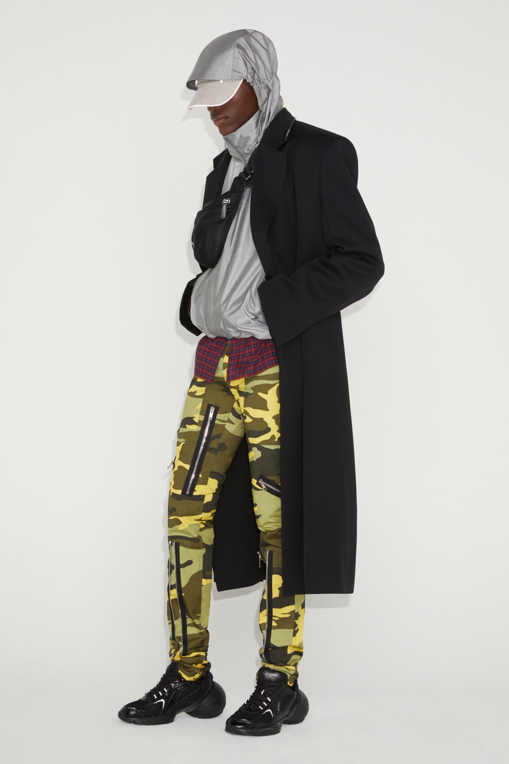 Givenchy F/W 23 Look 14