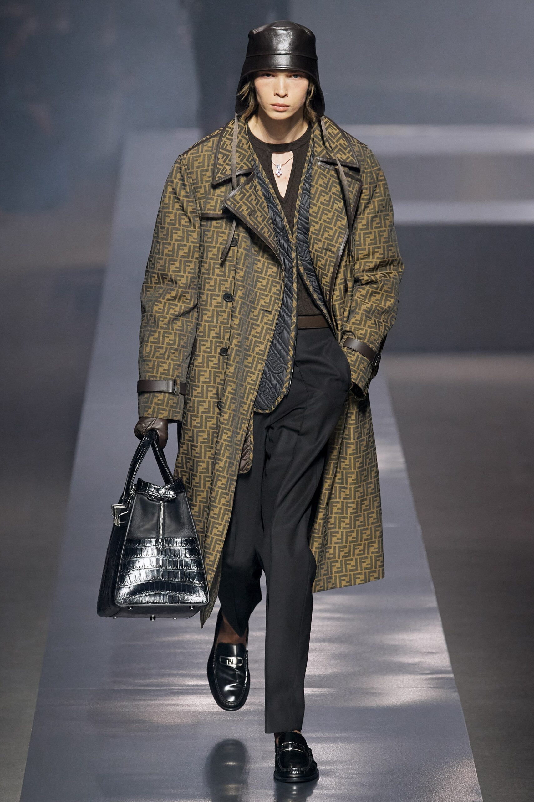 Fendi F/W 22 Menswear Look 15