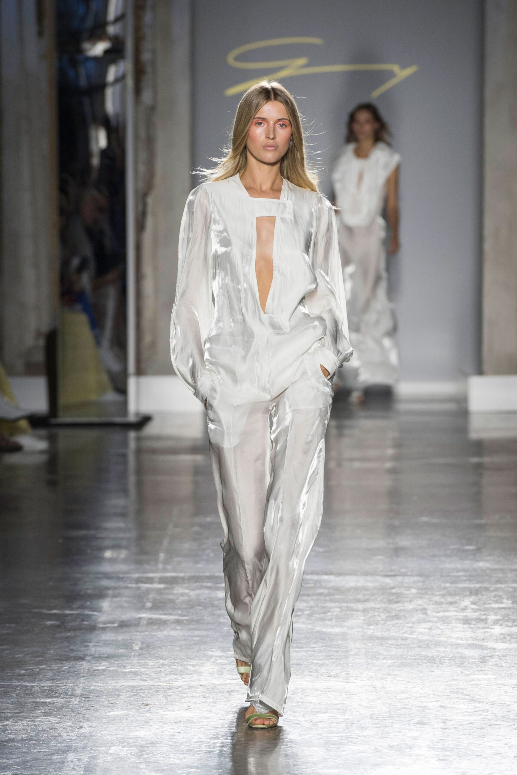 Genny S/S 19 Look 15