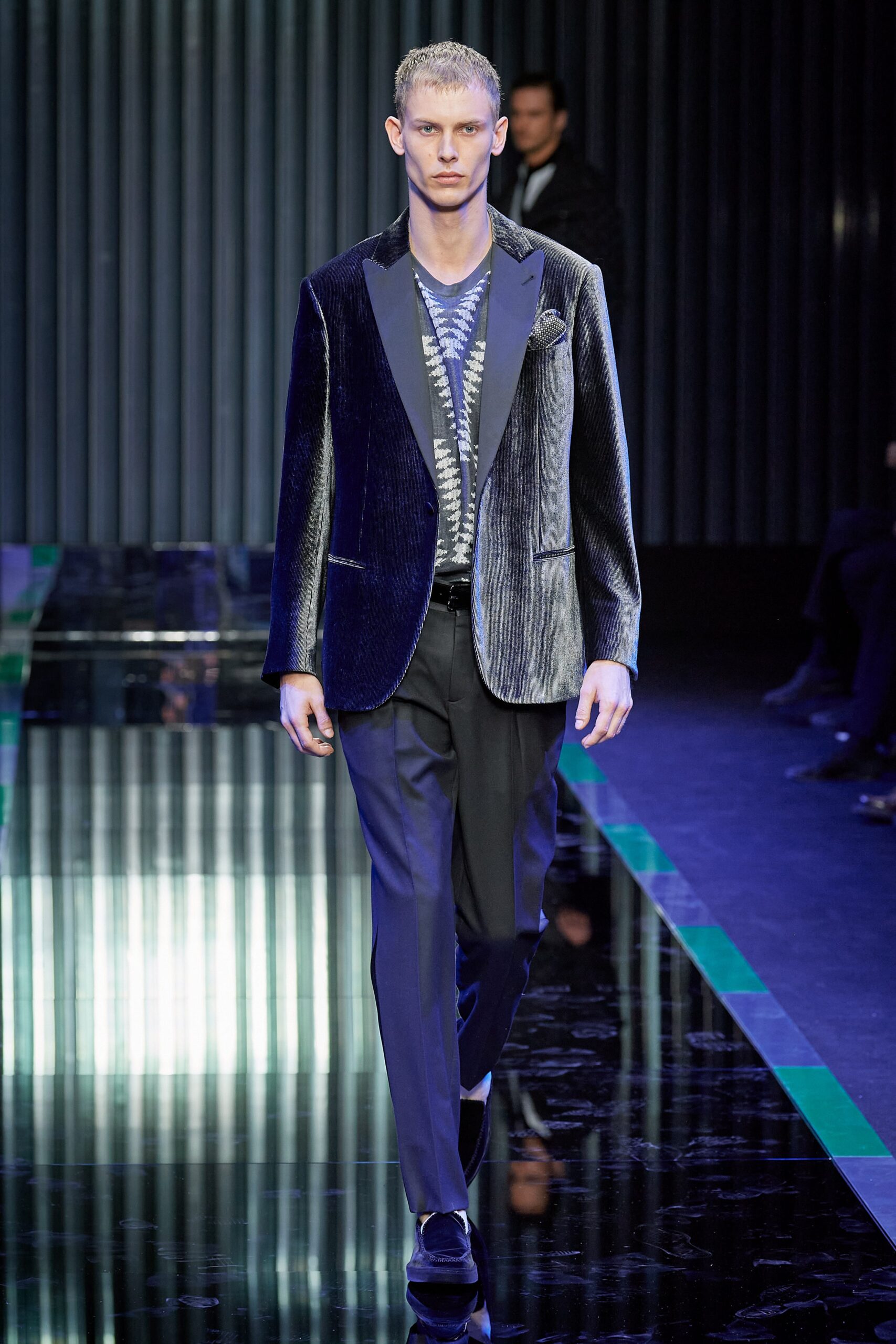 Giorgio Armani F/W 22 Look 15