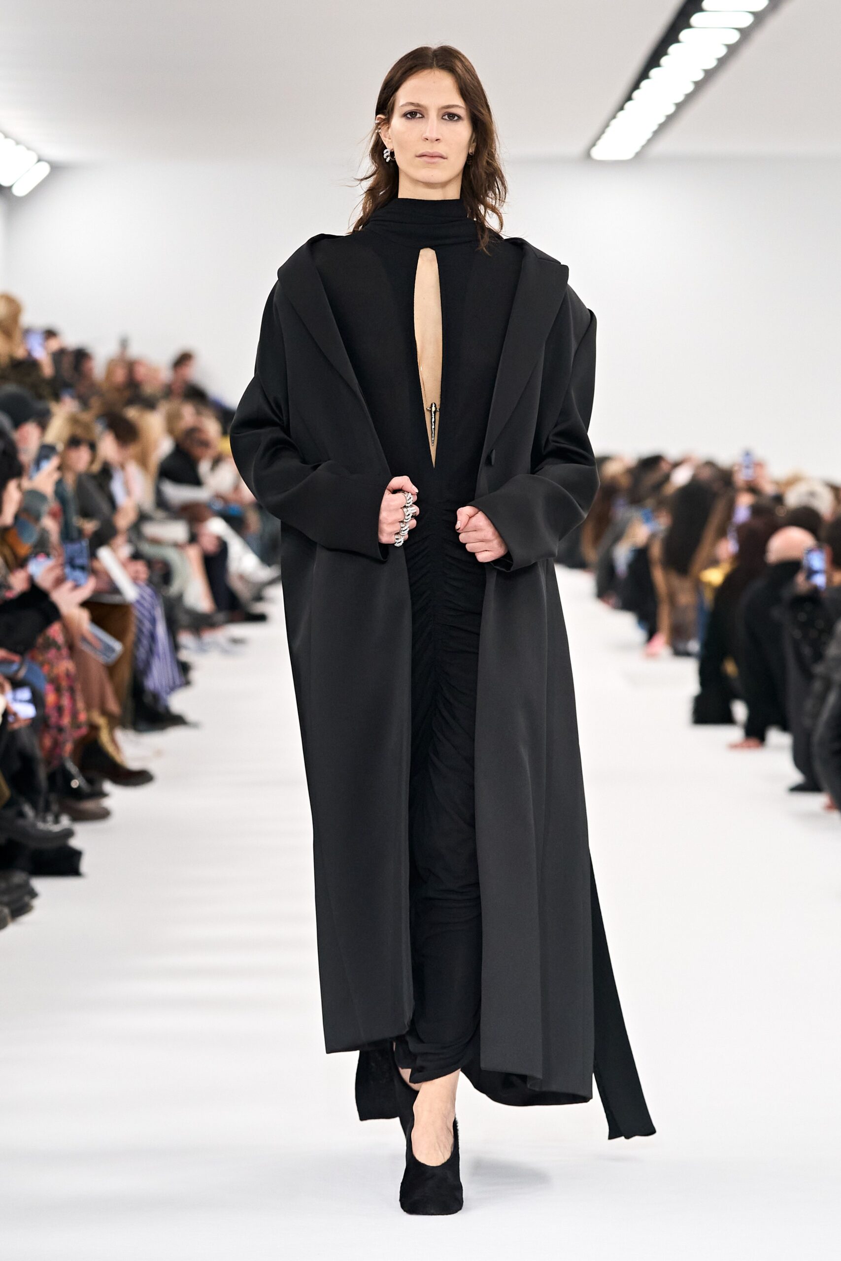 Givenchy F/W 23 Look 15
