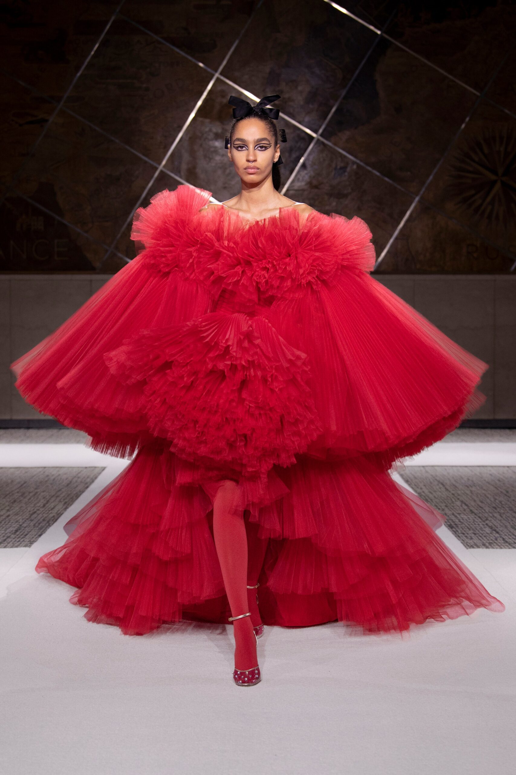 Giambattista Valli S/S 22 Couture Look 16