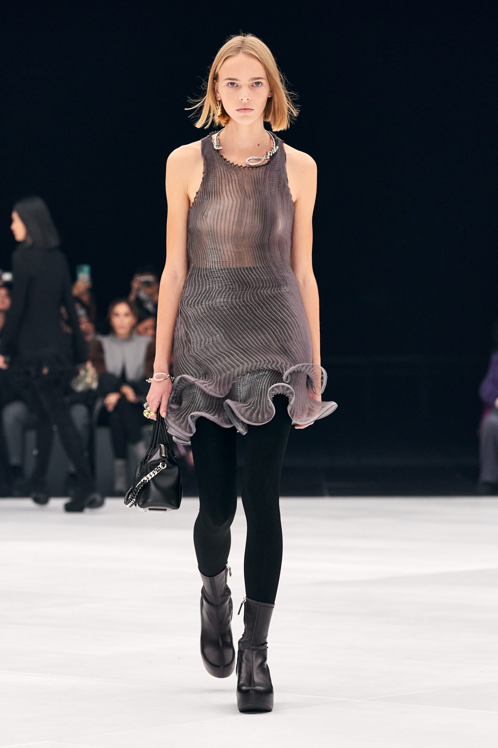 Givenchy S/S 22 Look 16