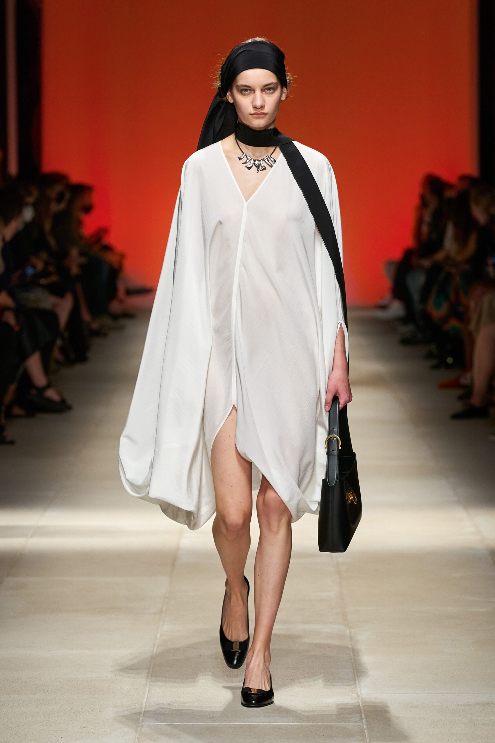 Ferragamo S/S 22 Look 16