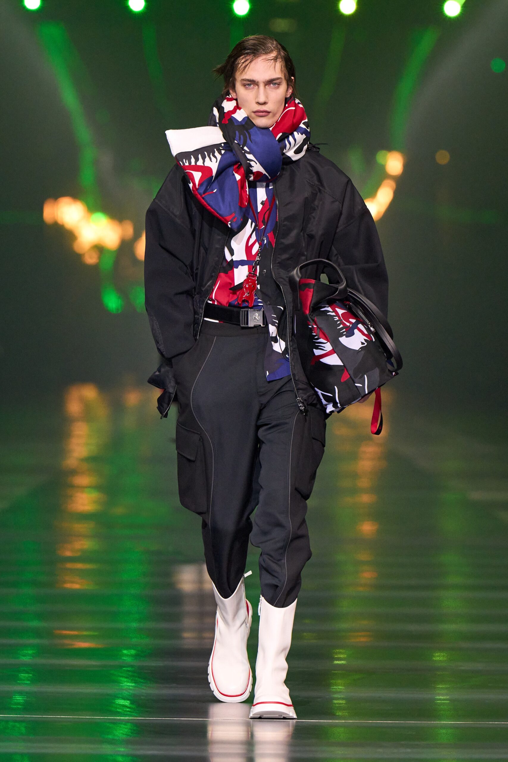 Ferrari F/W 22 Look 16