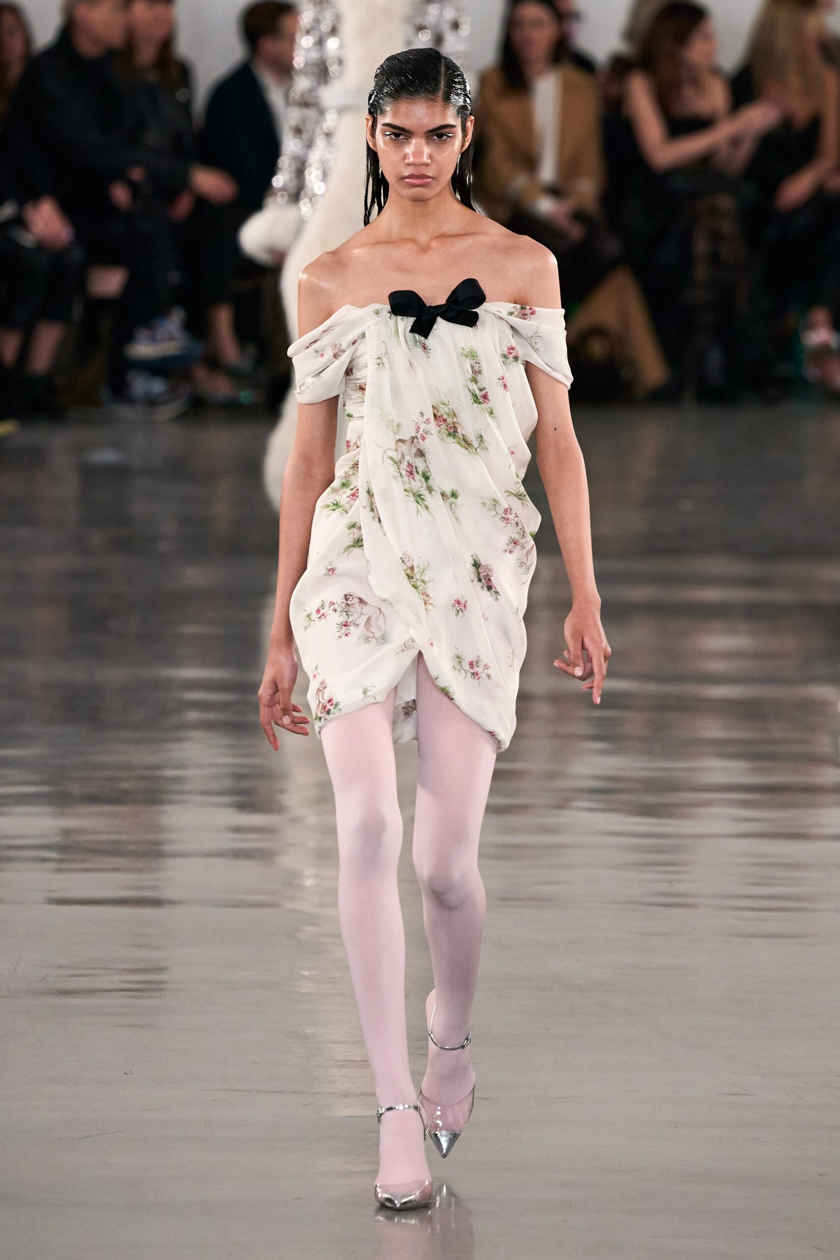 Giambattista Valli F/W 22 Look 16