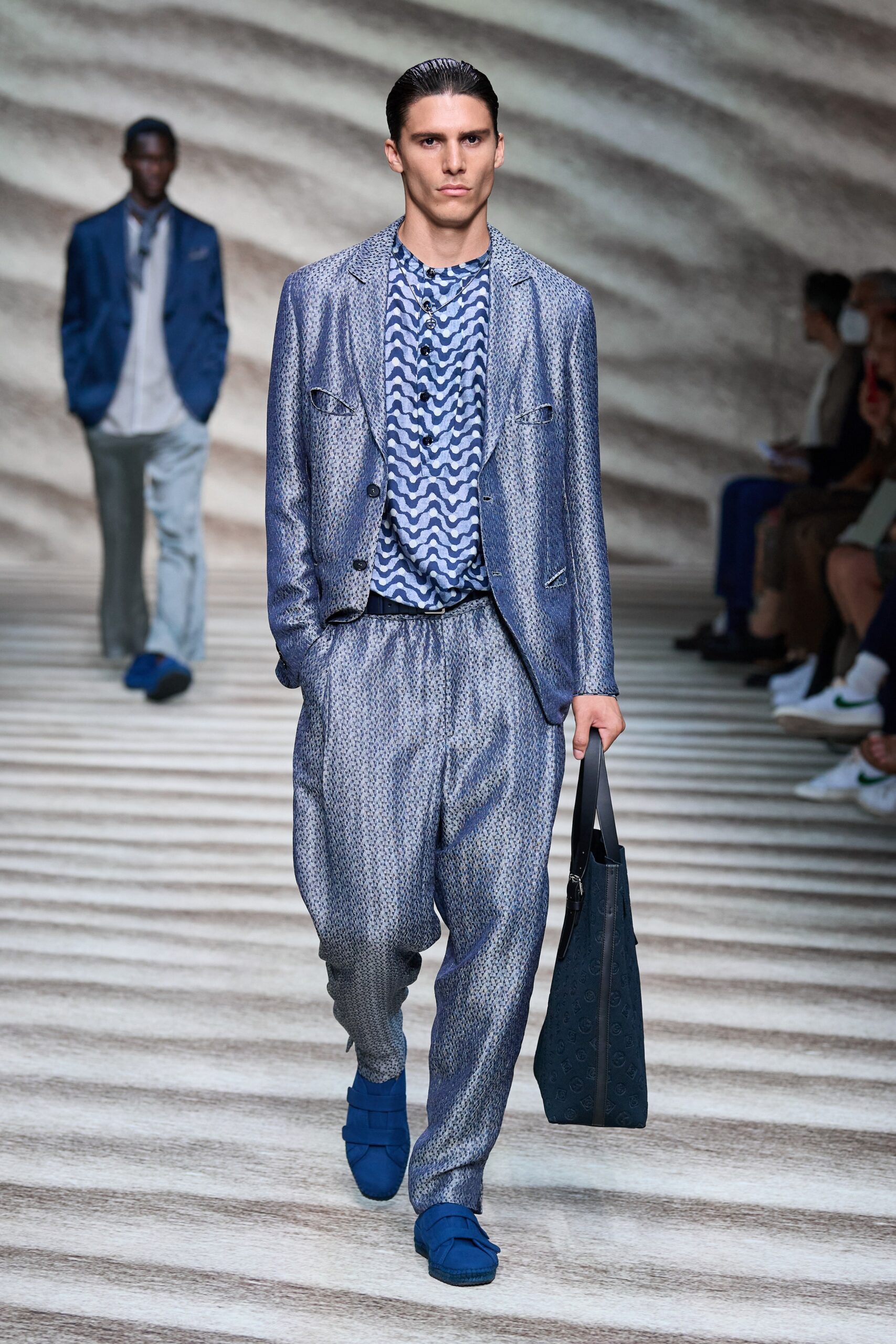 Giorgio Armani S/S 23 Menswear Look 16