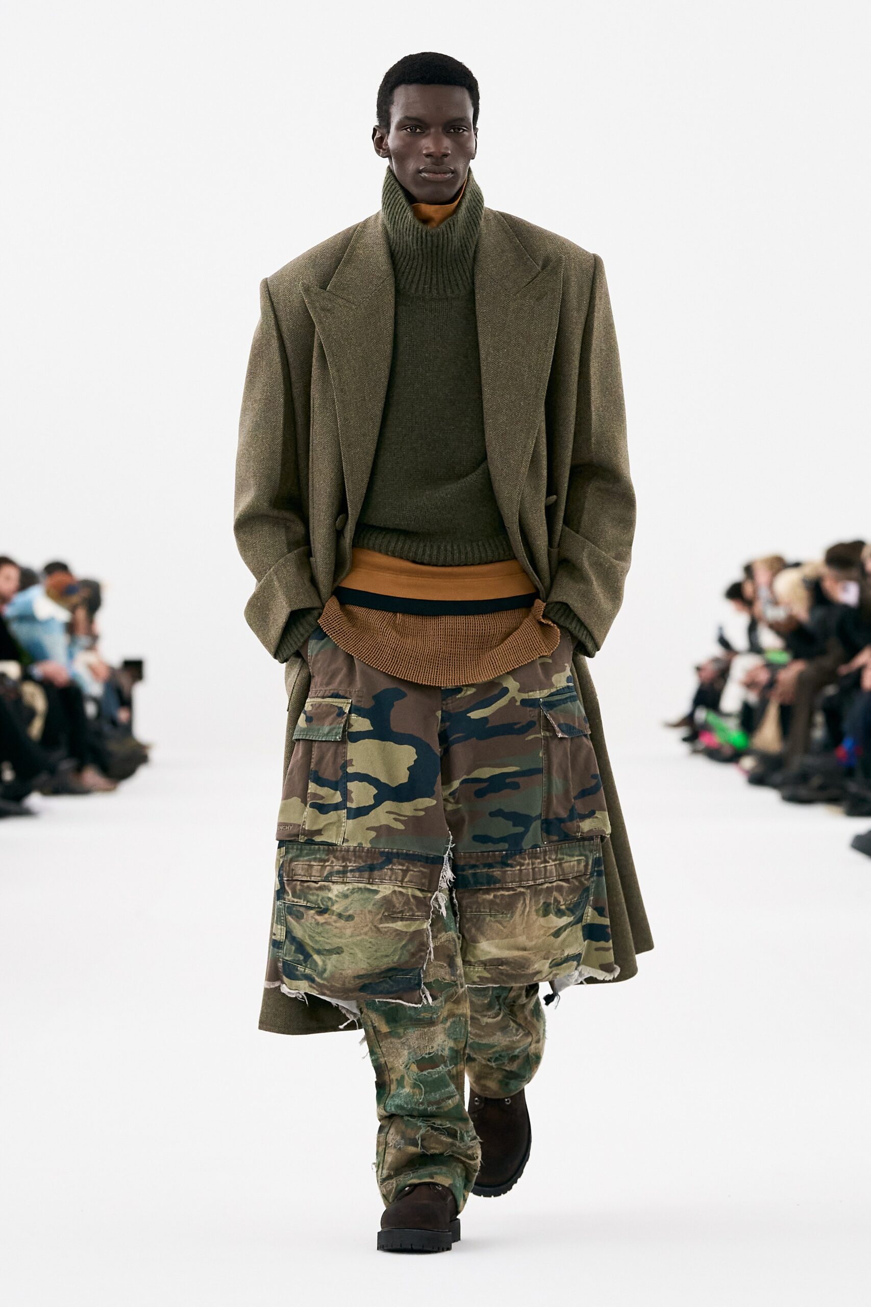 Givenchy F/W 23 Menswear Look 16