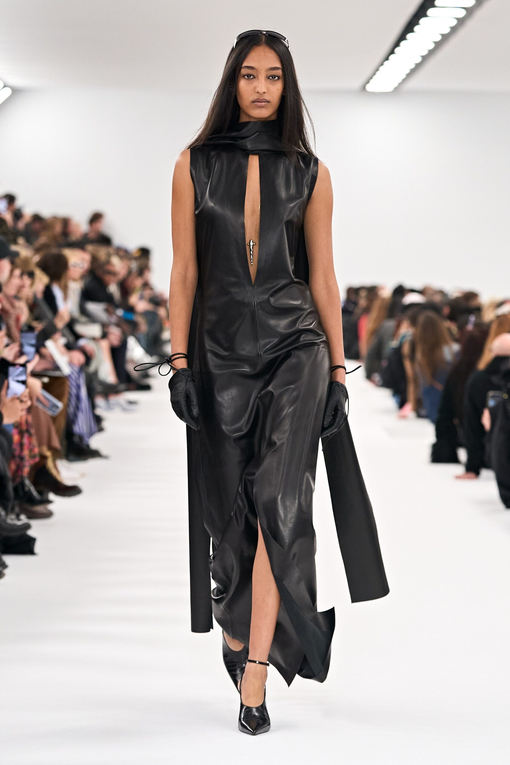 Givenchy F/W 23 Look 16