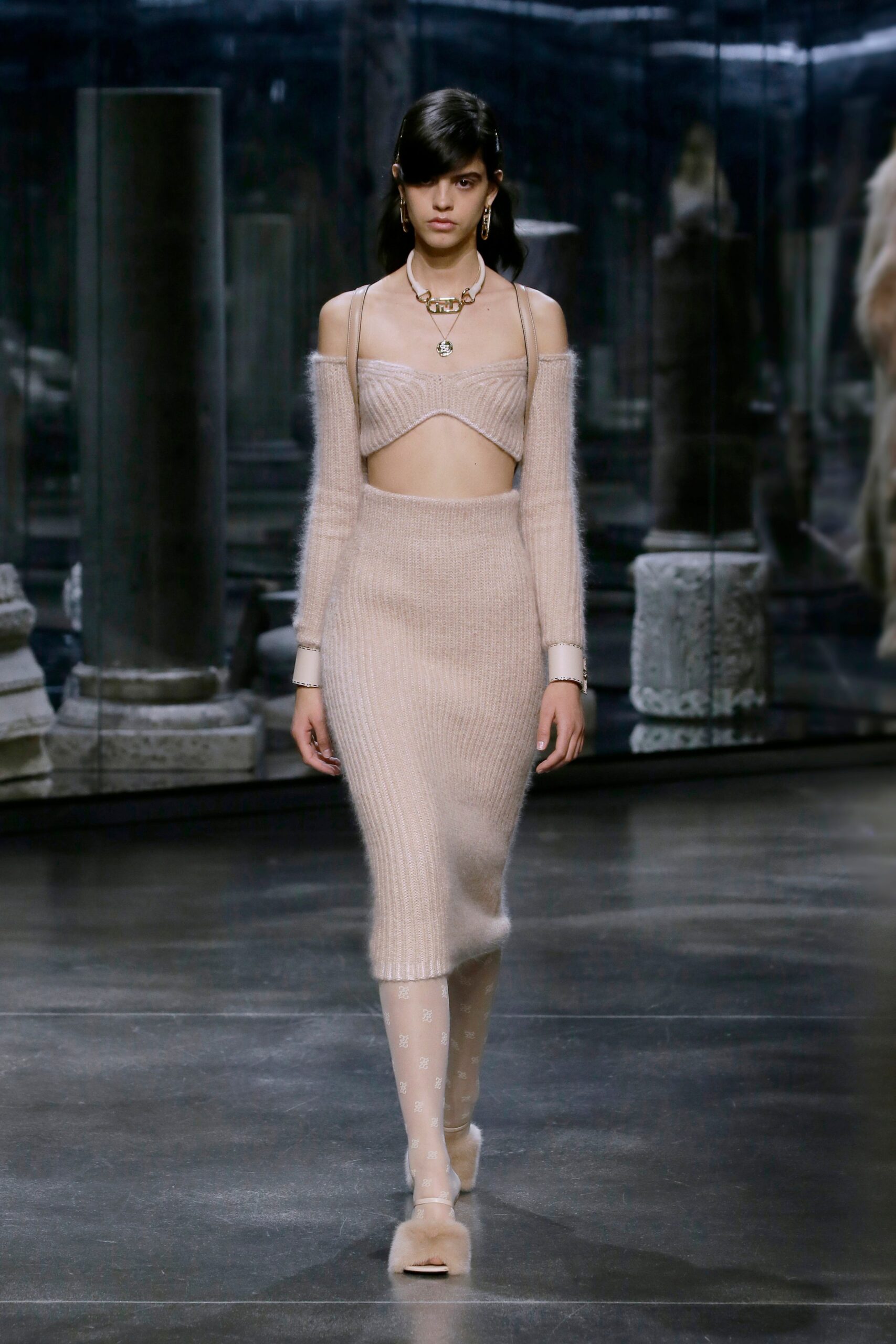 Fendi F/W 21 Look 17