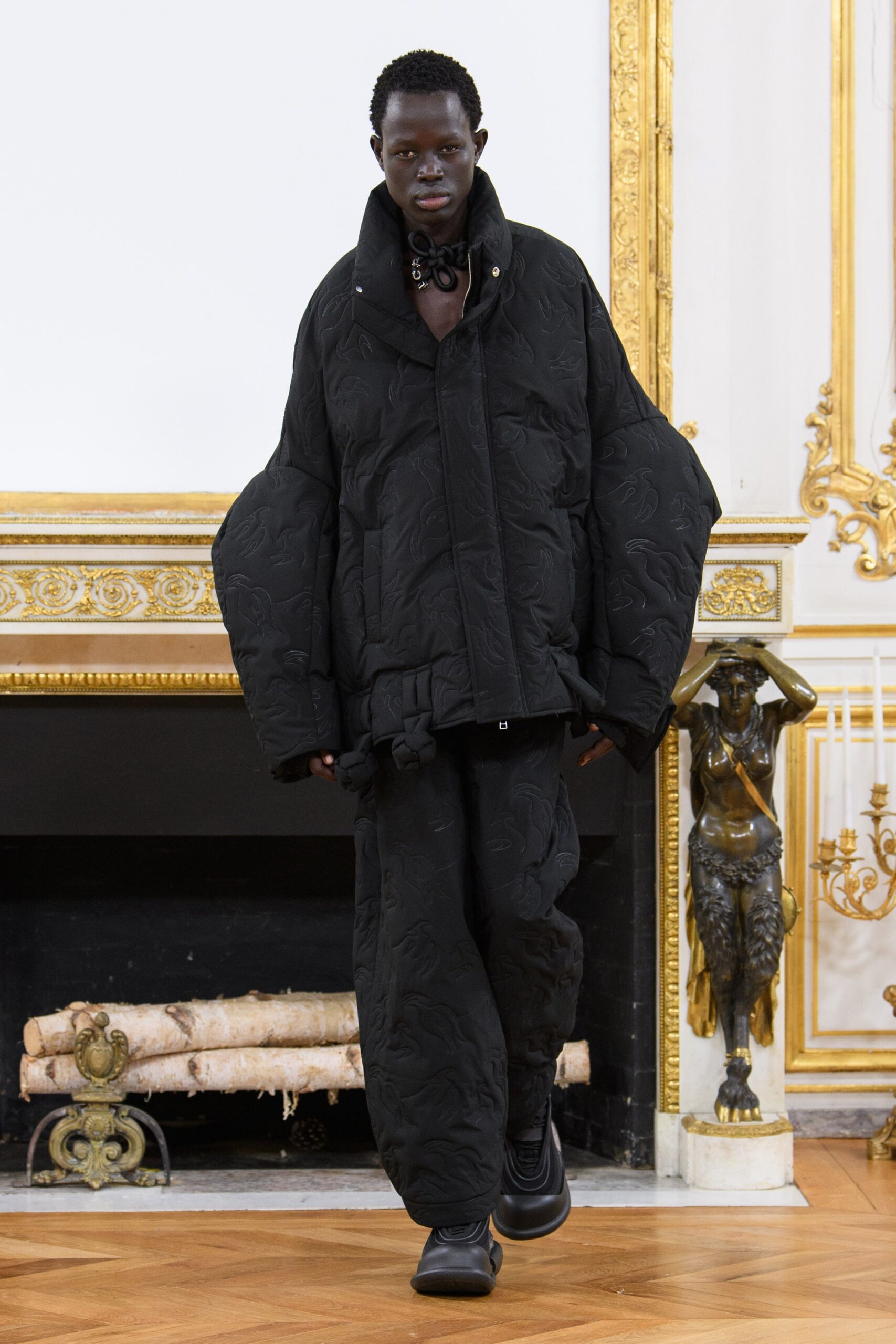 Feng Chen Wang F/W 23 Menswear Look 17