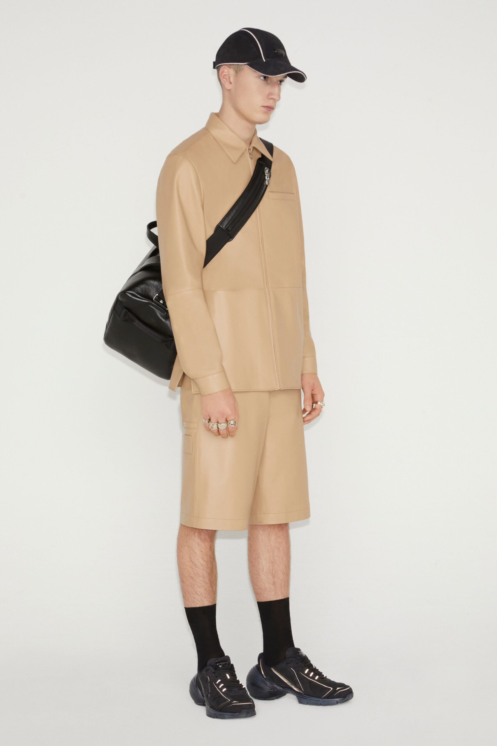Givenchy F/W 23 Look 17