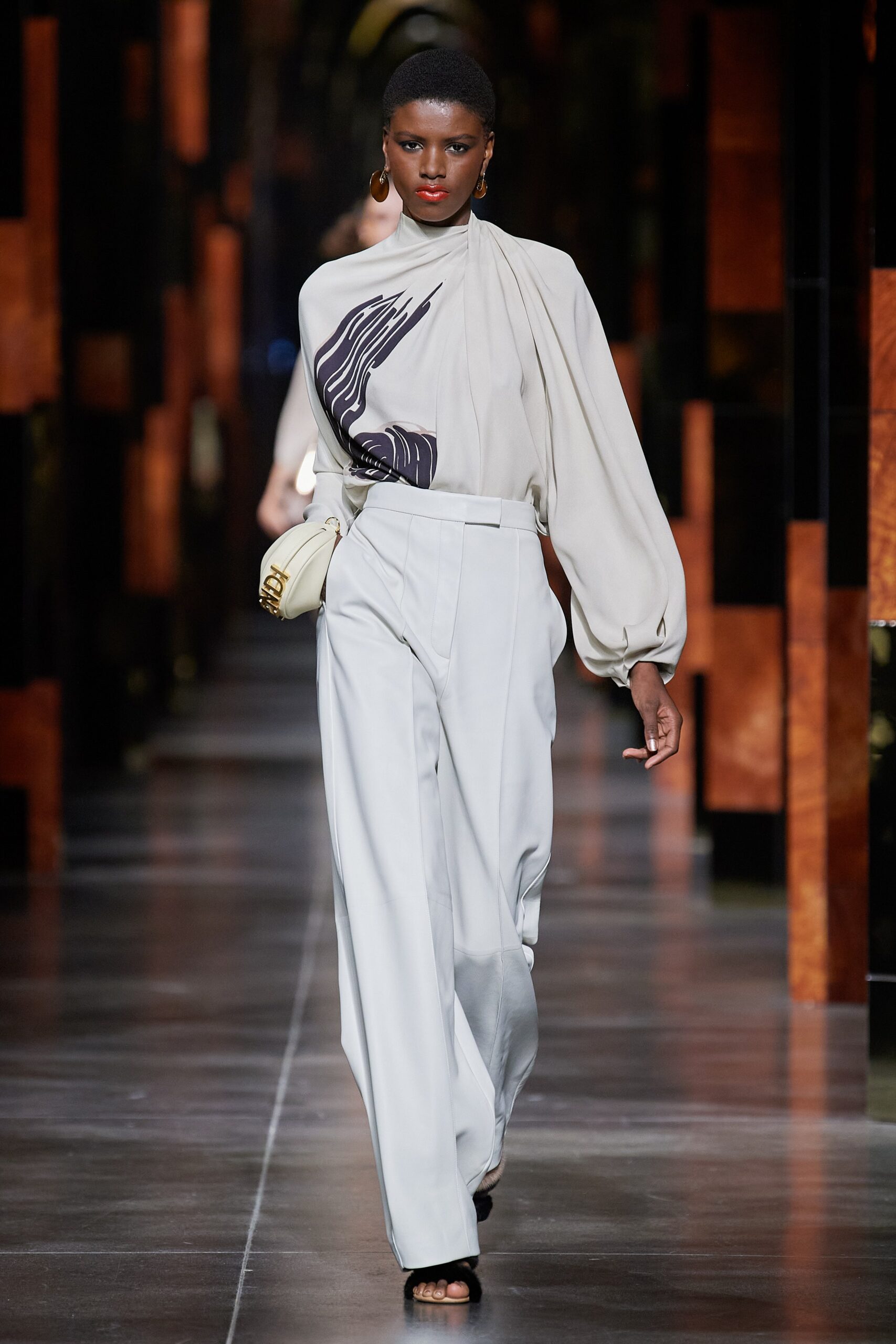Fendi S/S 22 Look 18