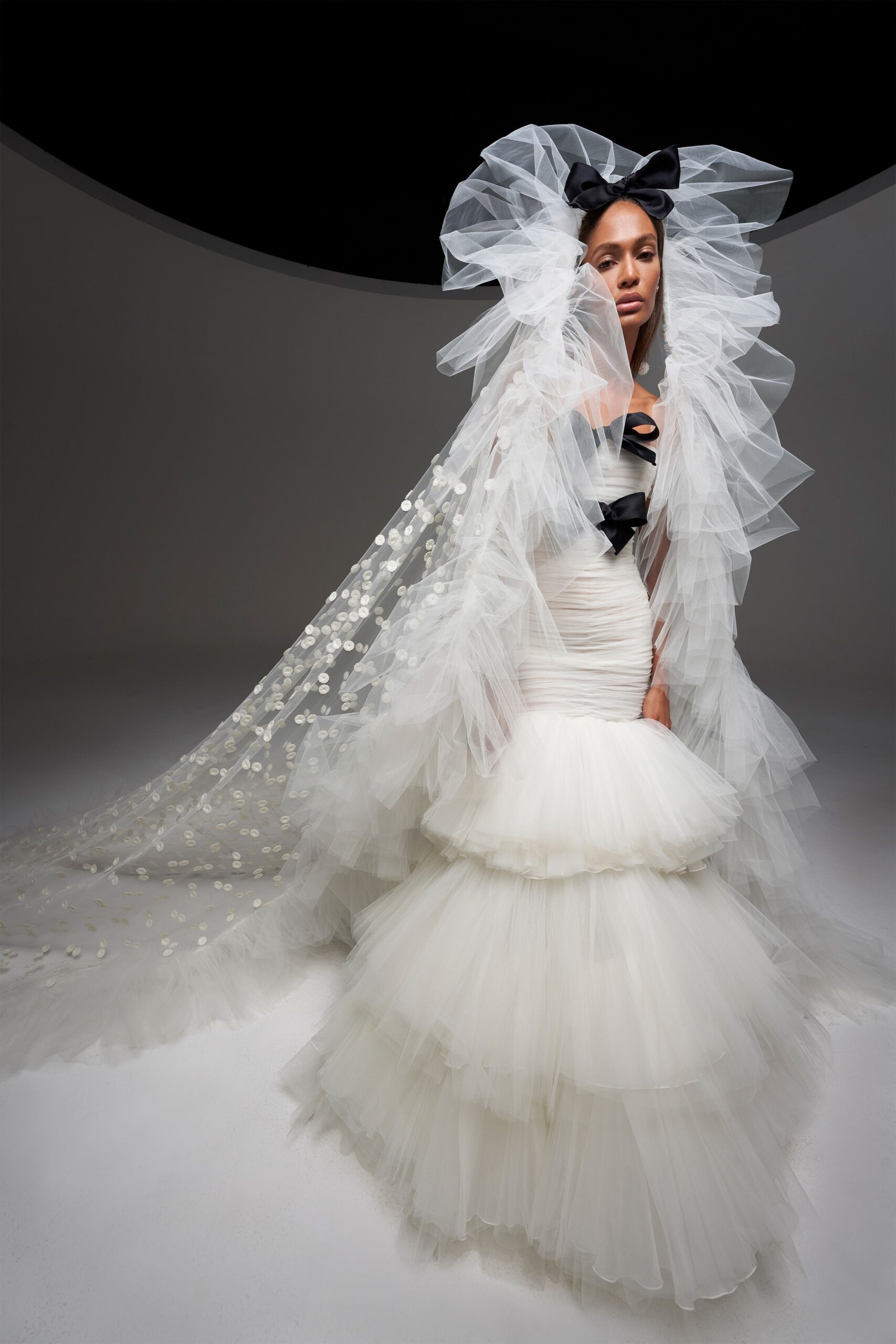 Giambattista Valli F/W 20 Couture Look 18