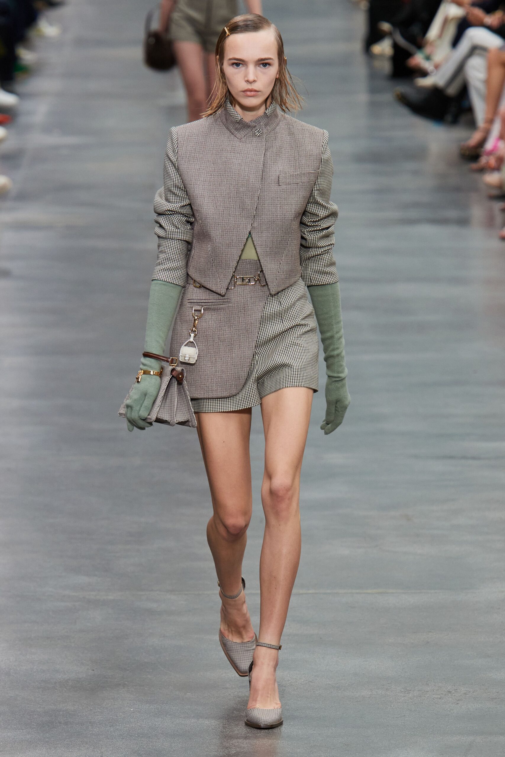 Fendi F/W 22 Look 18