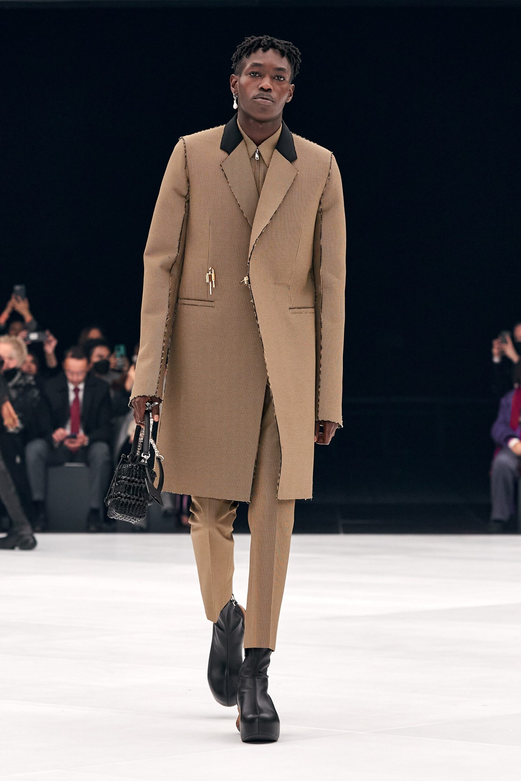 Givenchy S/S 22 Look 19