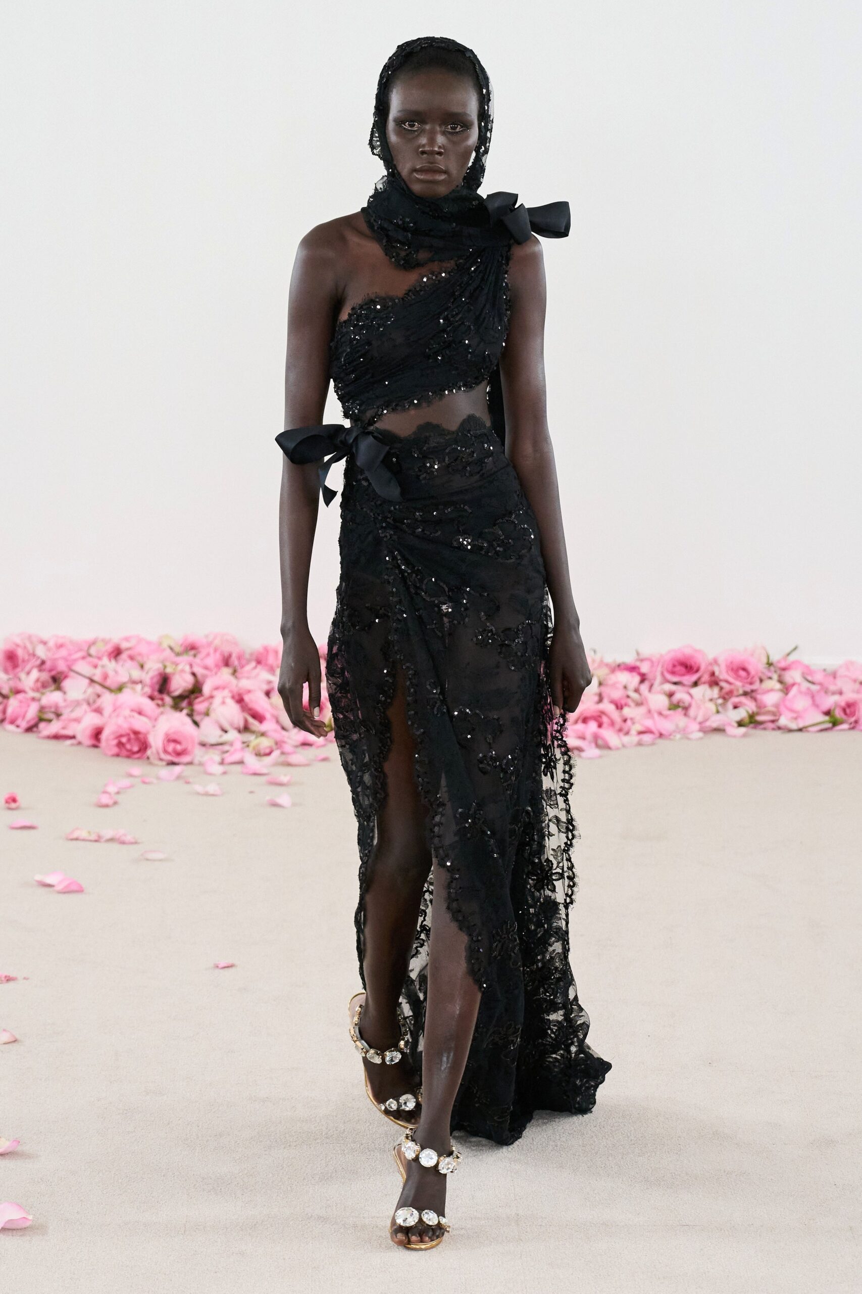Giambattista Valli F/W 23 Couture Look 19