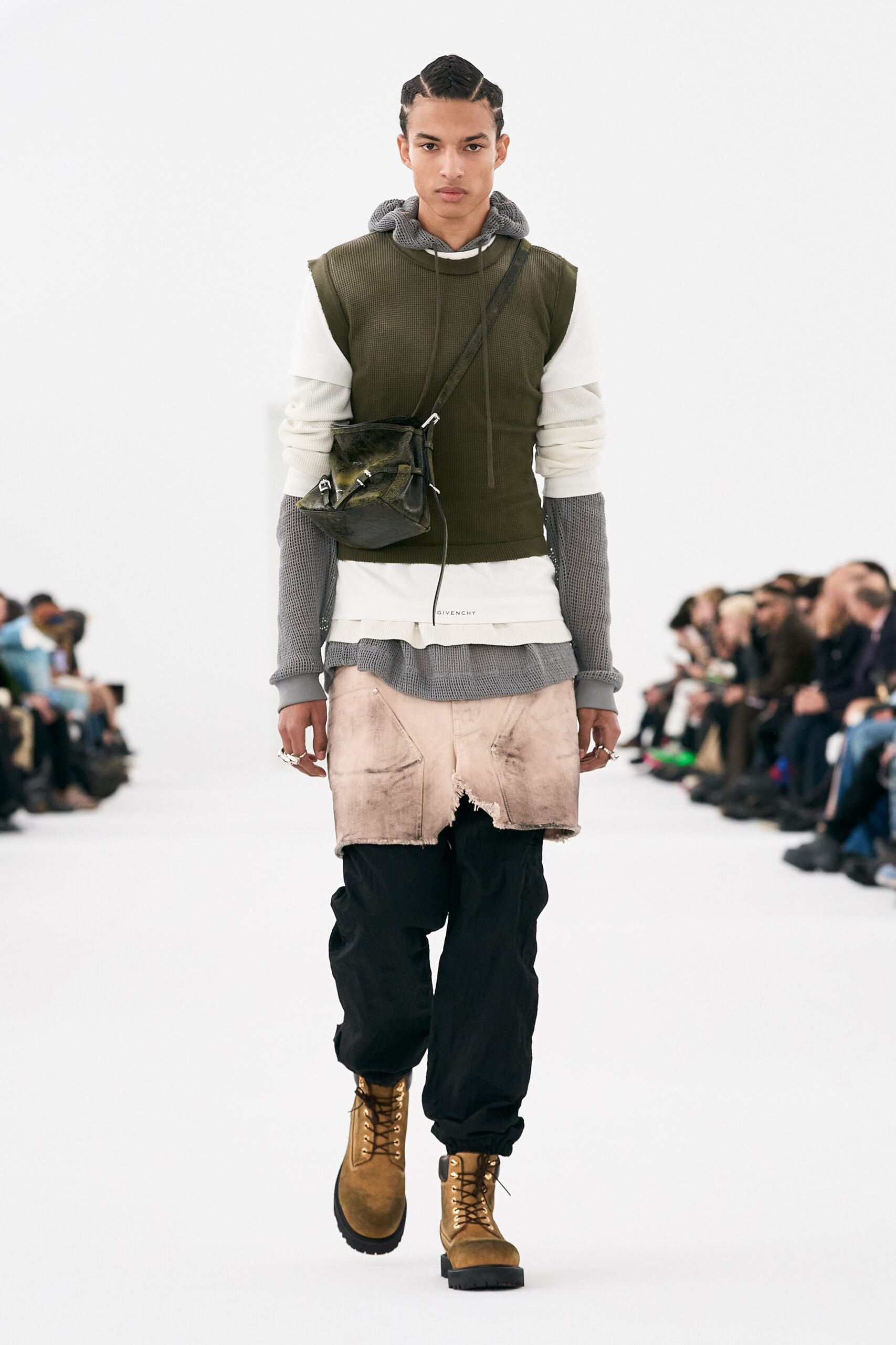 Givenchy F/W 23 Menswear Look 19