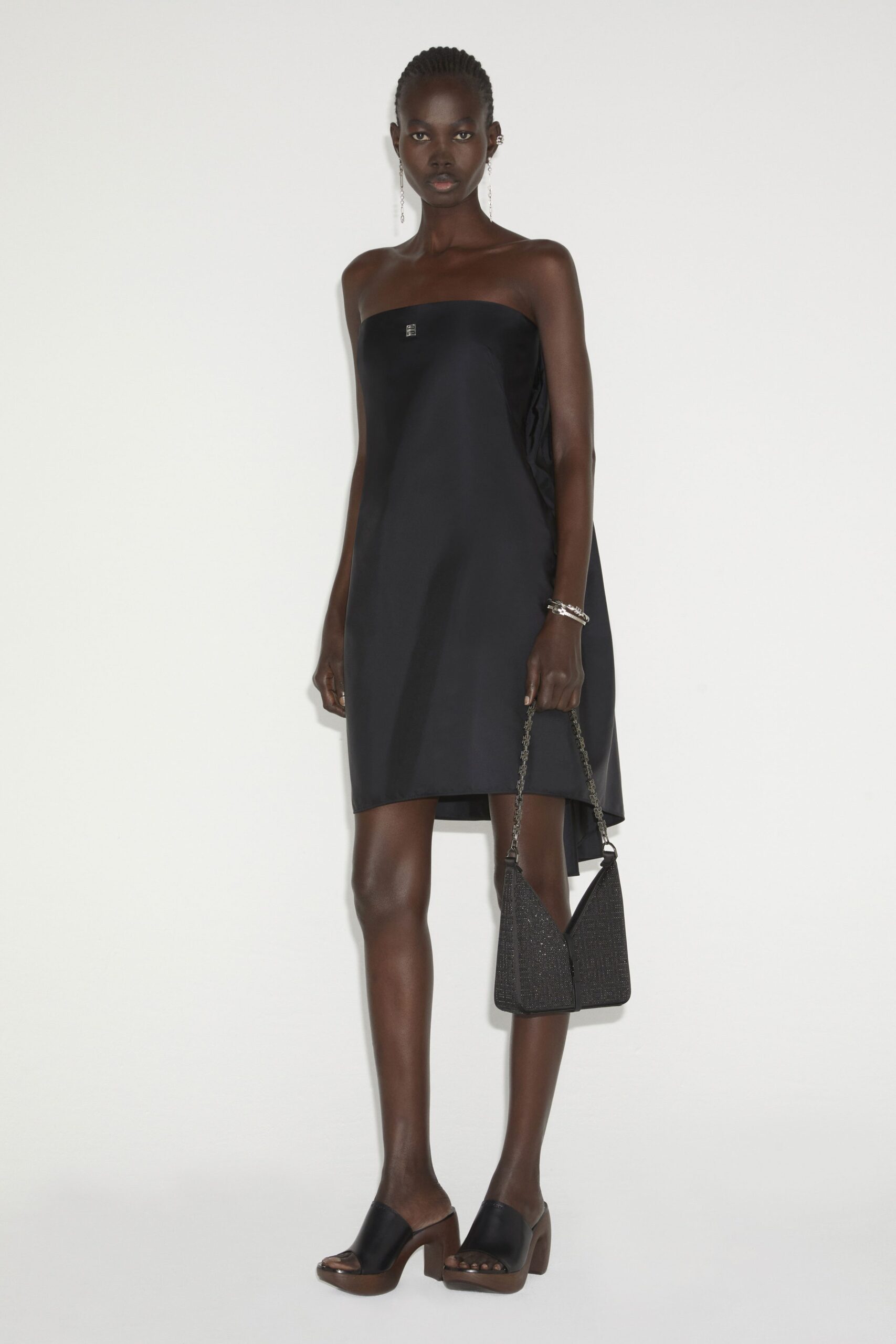 Givenchy F/W 23 Look 19