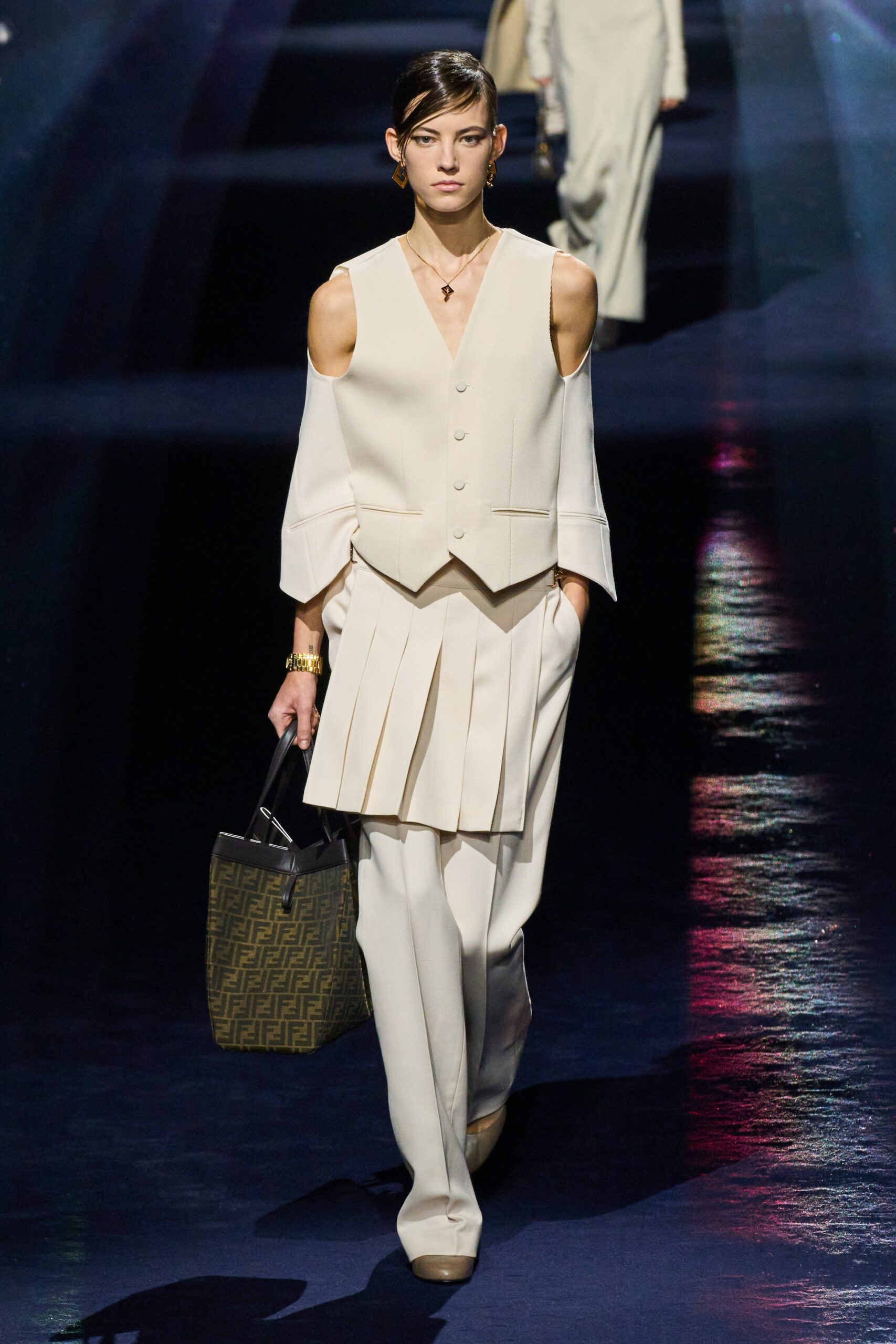 Fendi F/W 23 Look 20