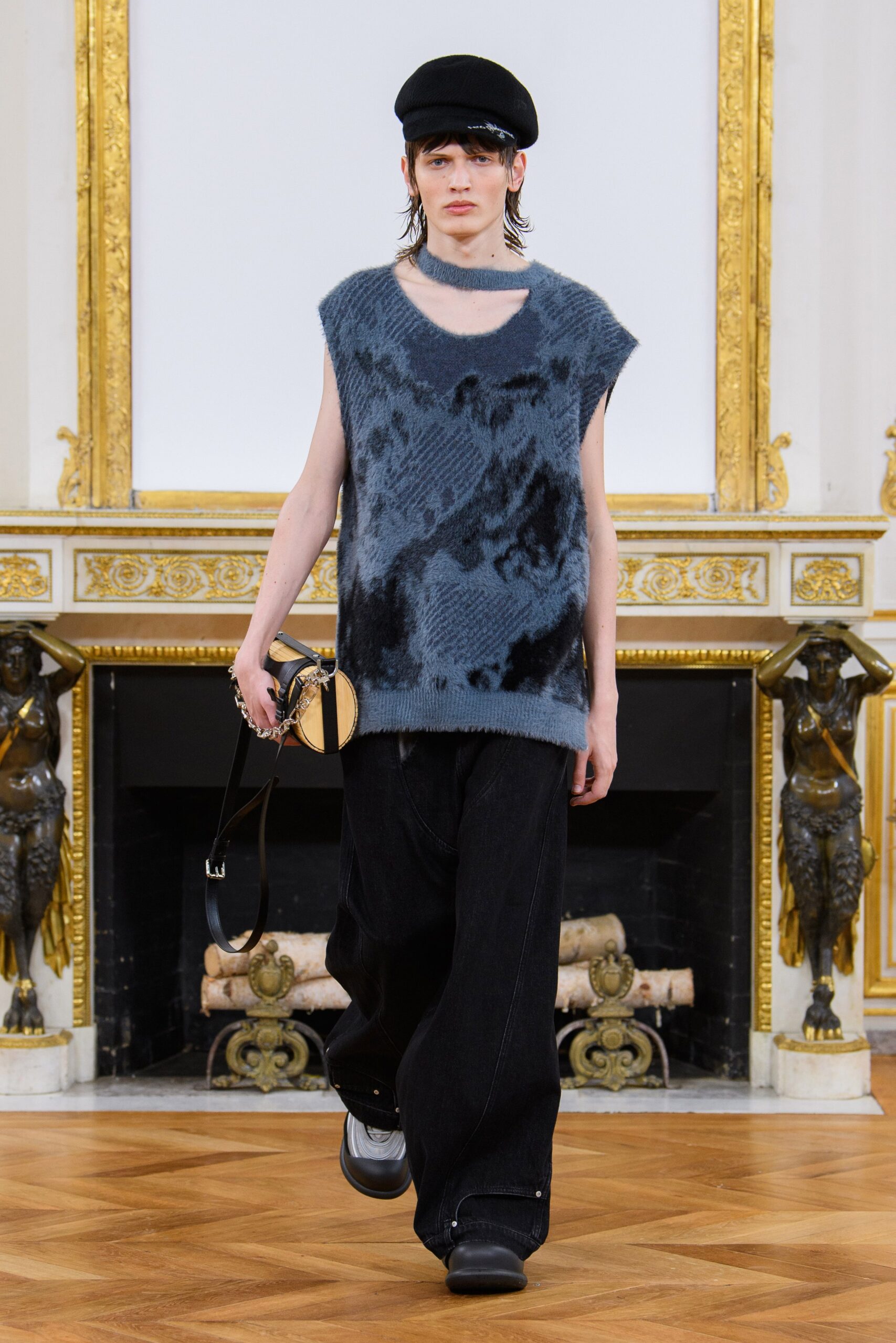 Feng Chen Wang F/W 23 Menswear Look 20