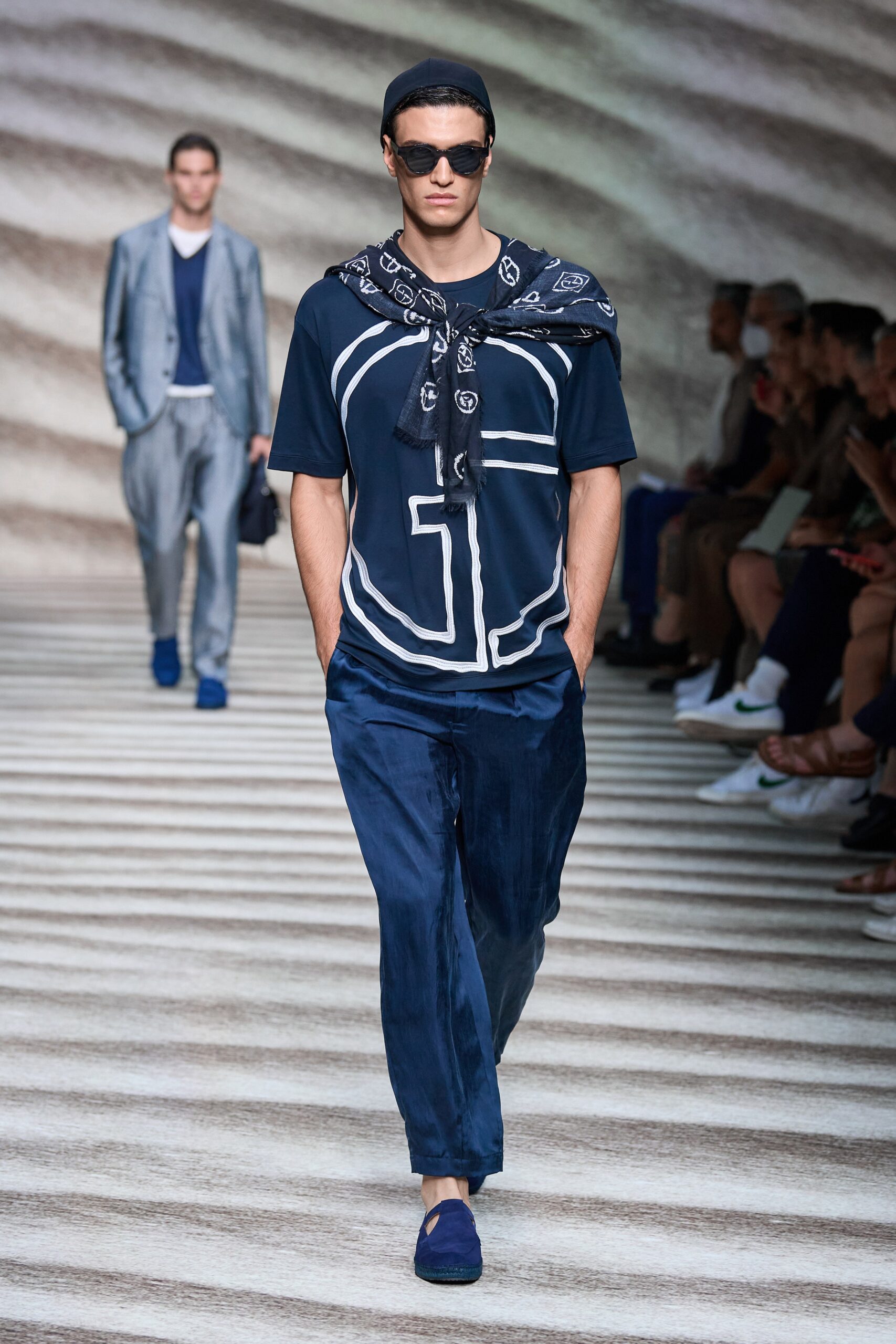 Giorgio Armani S/S 23 Menswear Look 21