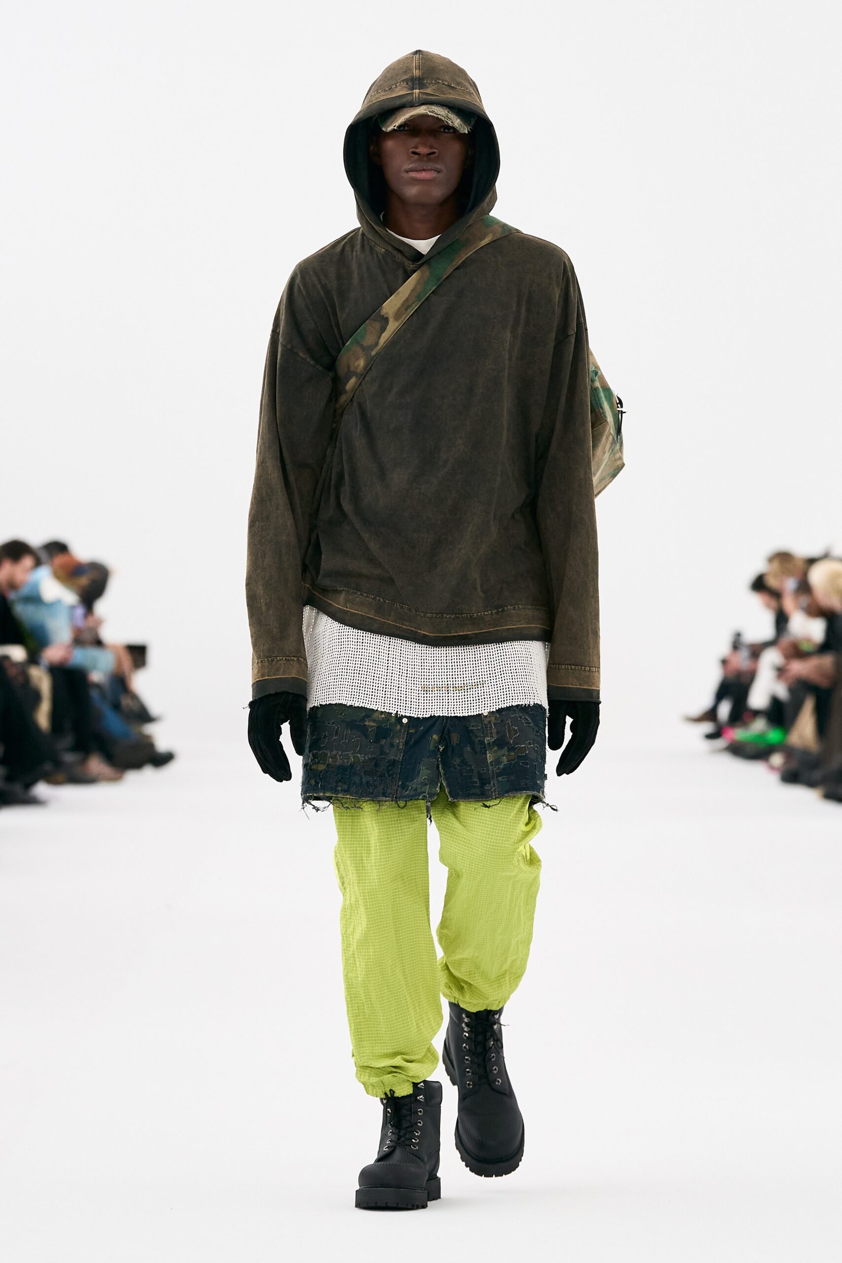Givenchy F/W 23 Menswear Look 21