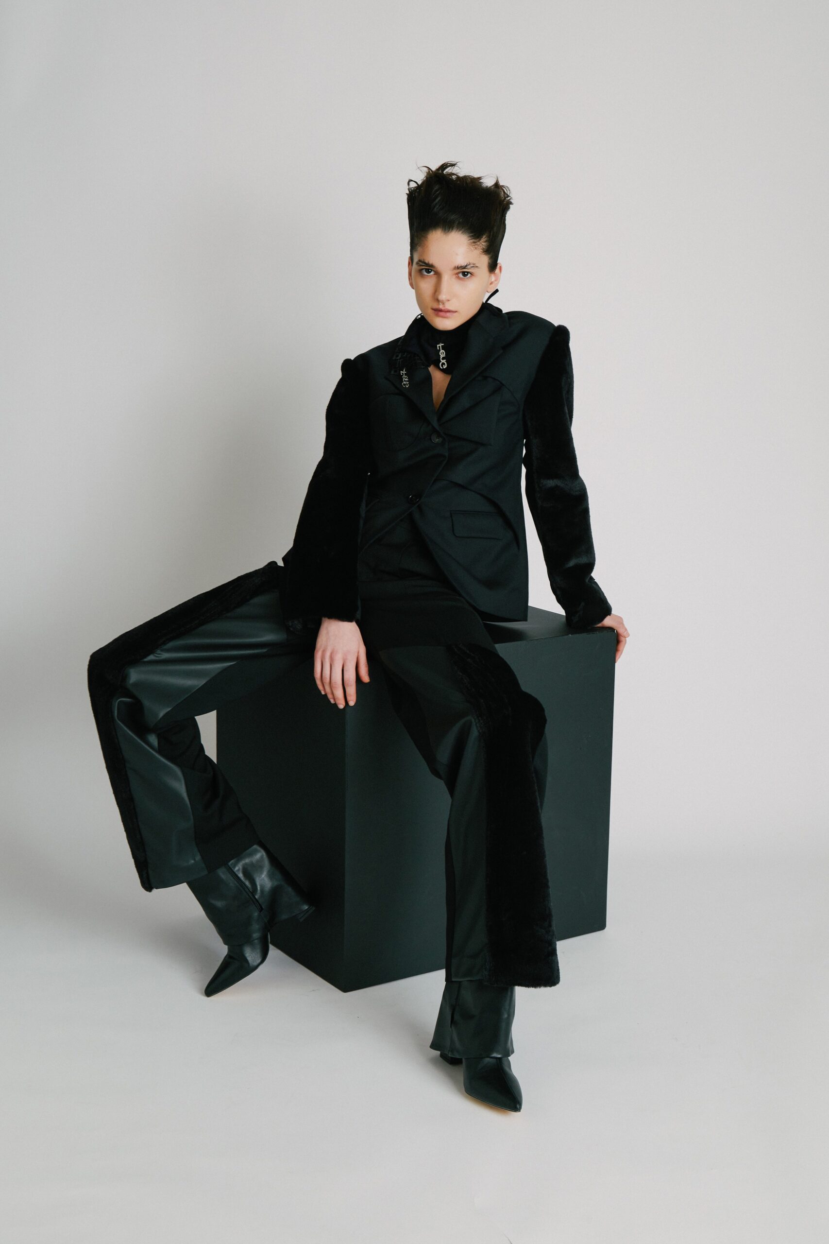 Feng Chen Wang F/W 22 Look 22