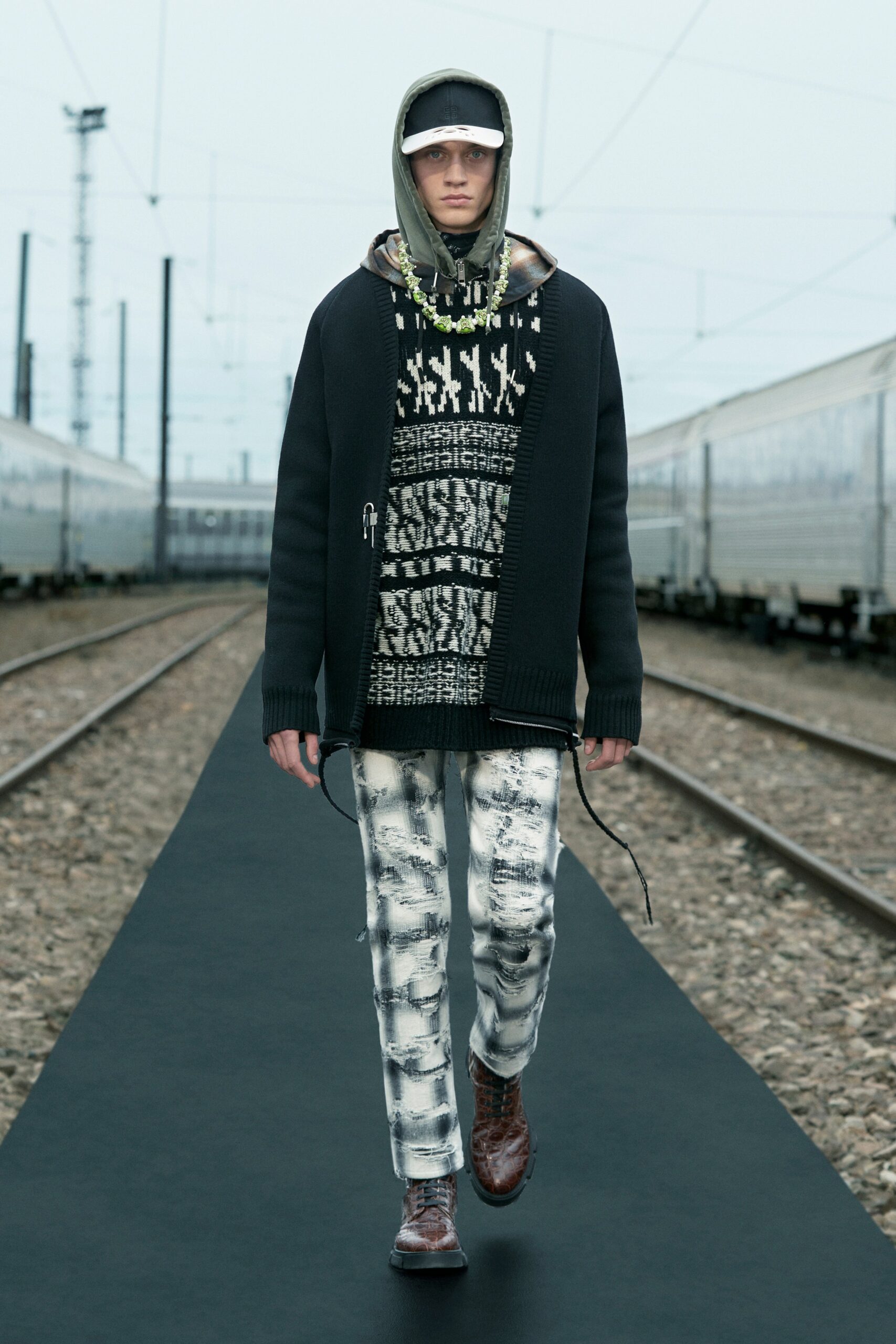 Givenchy Resort 22 Look 22