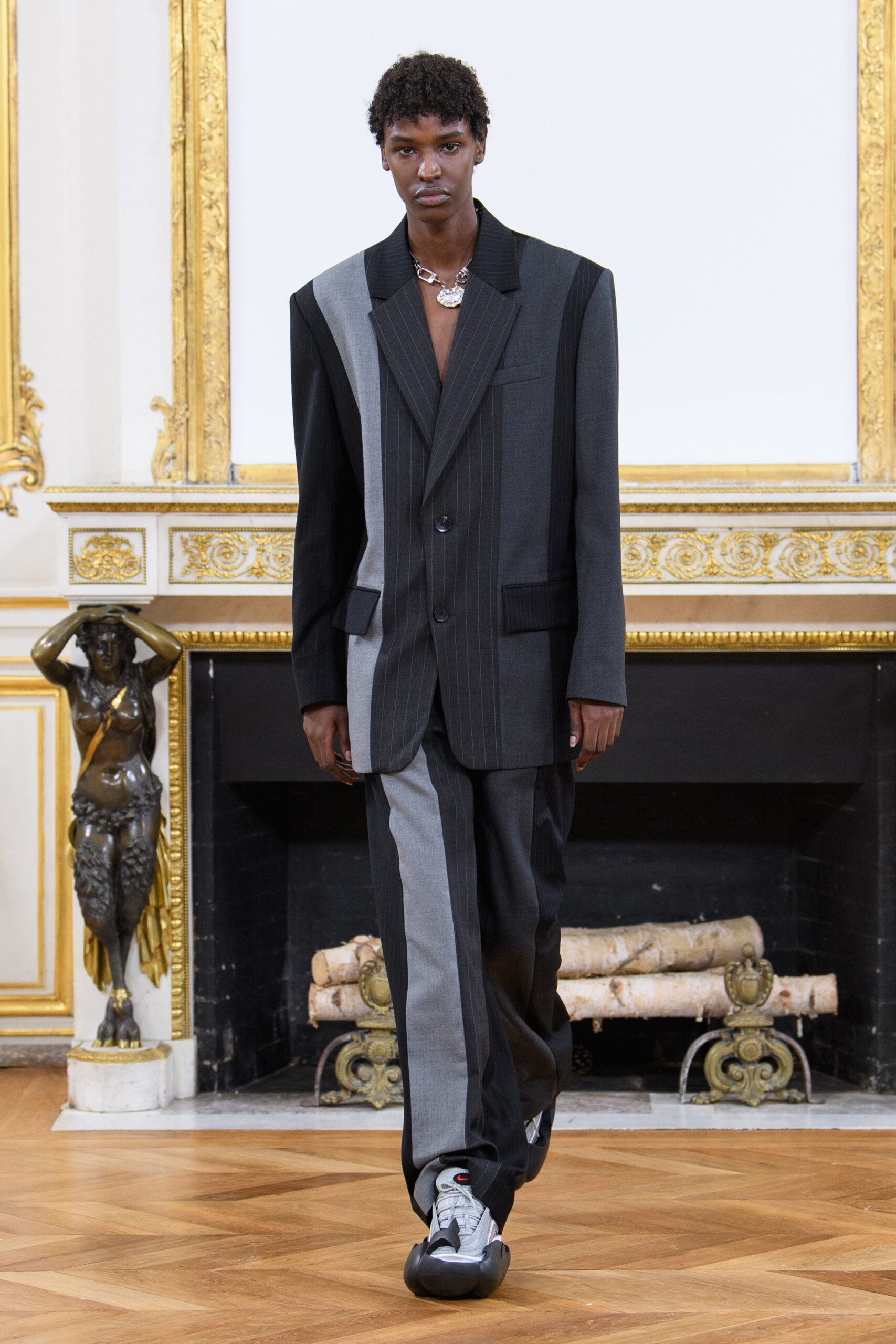 Feng Chen Wang F/W 23 Menswear Look 22
