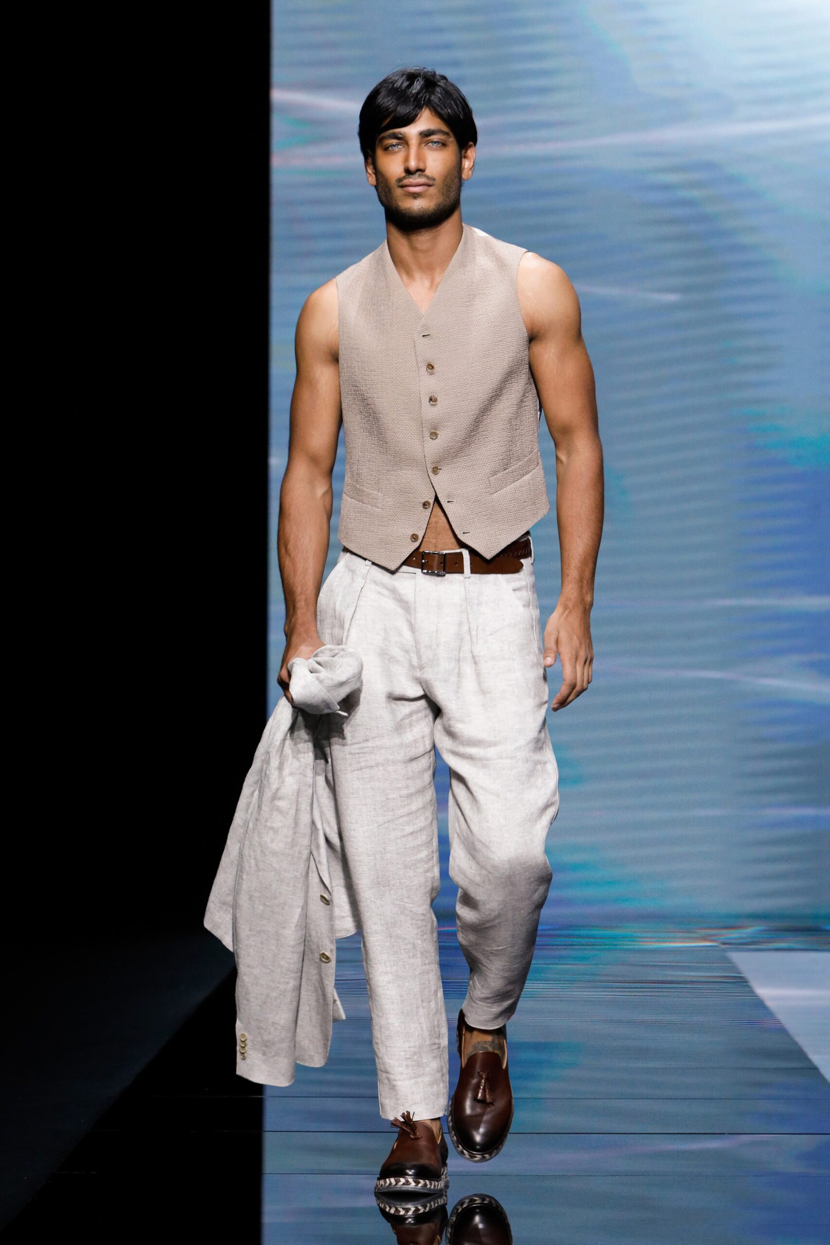 Giorgio Armani S/S 21 Look 22