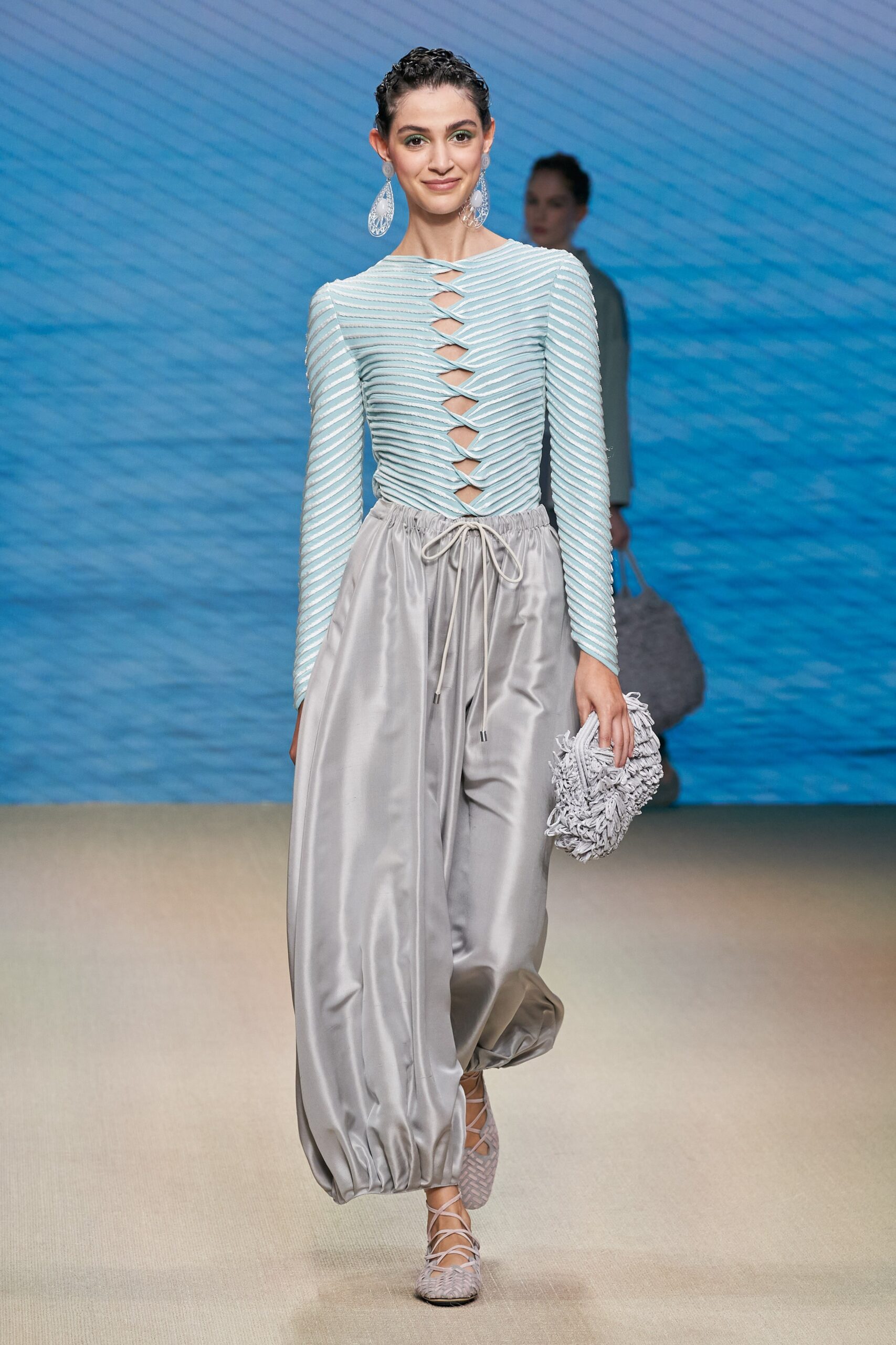 Giorgio Armani S/S 22 Look 23